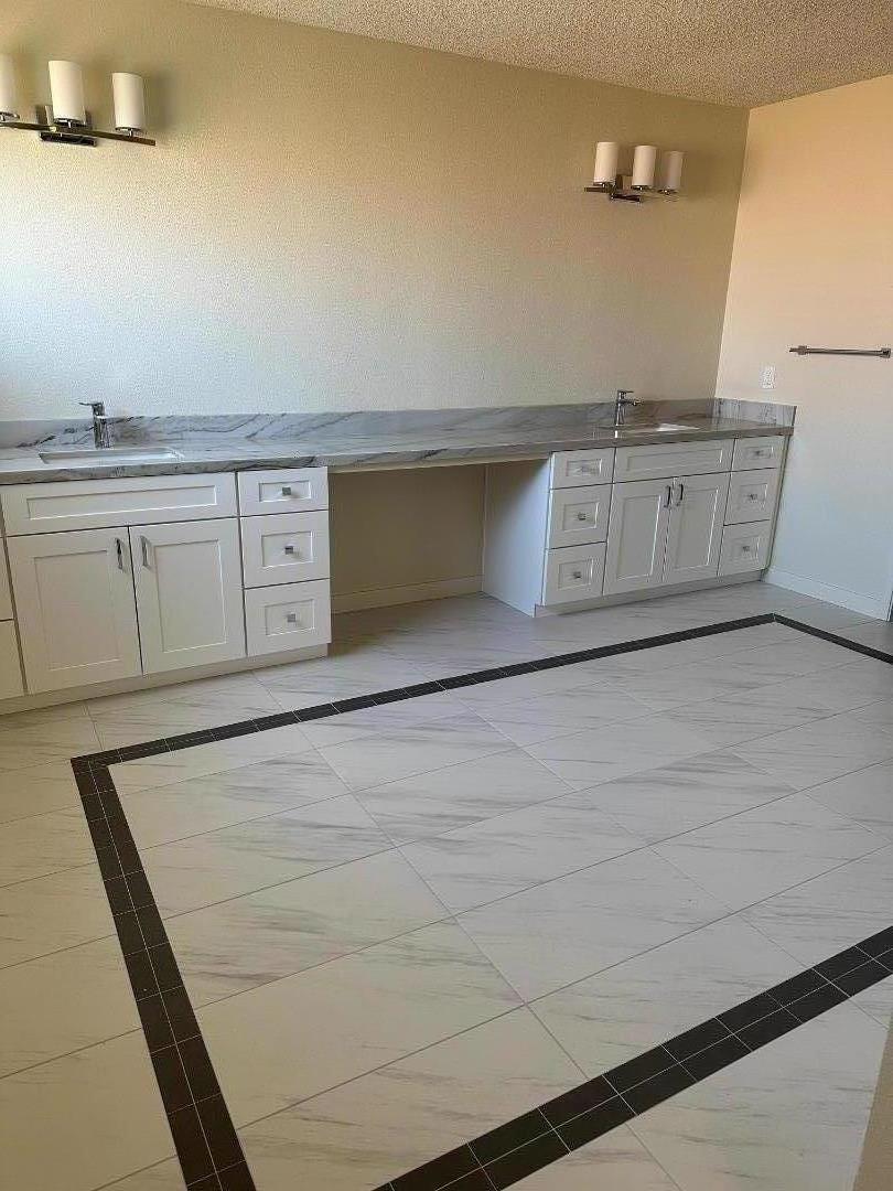 Detail Gallery Image 11 of 14 For 3633 Alameda De Las Pulgas #B,  Menlo Park,  CA 94025 - 4 Beds | 3/1 Baths