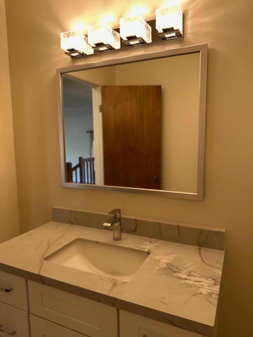 Detail Gallery Image 4 of 14 For 3633 Alameda De Las Pulgas #B,  Menlo Park,  CA 94025 - 4 Beds | 3/1 Baths