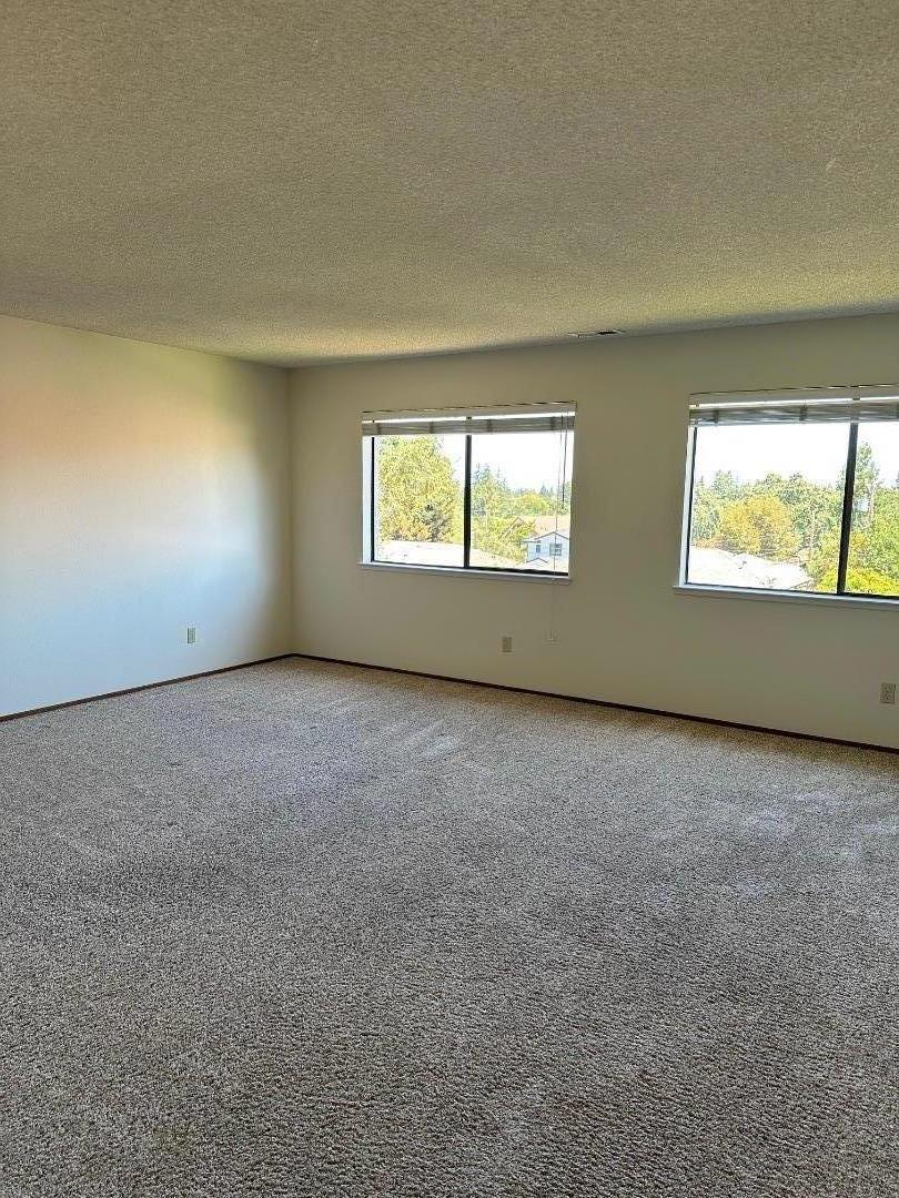 Detail Gallery Image 9 of 14 For 3633 Alameda De Las Pulgas #B,  Menlo Park,  CA 94025 - 4 Beds | 3/1 Baths