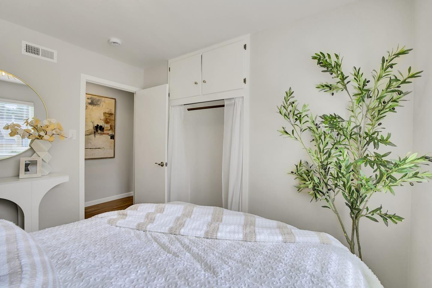 Detail Gallery Image 13 of 41 For 19 Escanyo Dr, South San Francisco,  CA 94080 - 3 Beds | 2 Baths