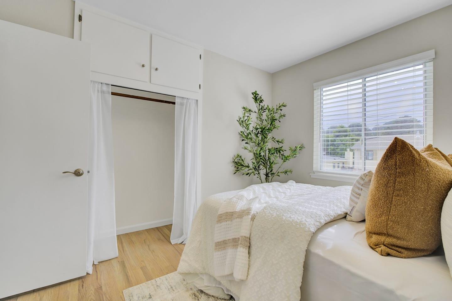 Detail Gallery Image 14 of 41 For 19 Escanyo Dr, South San Francisco,  CA 94080 - 3 Beds | 2 Baths