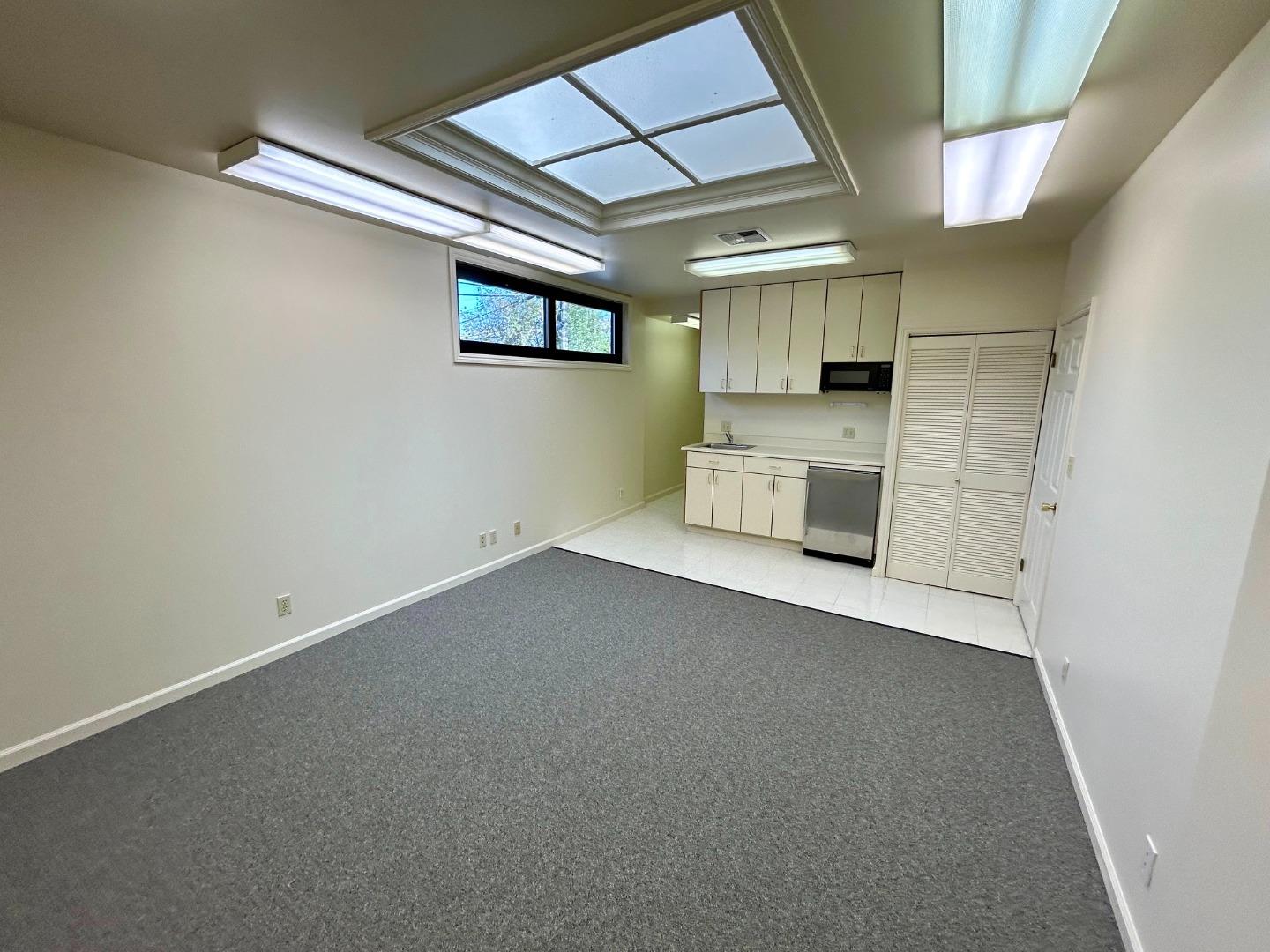 Detail Gallery Image 16 of 18 For 1395 Marsten Rd, Burlingame,  CA 94010 - – Beds | – Baths