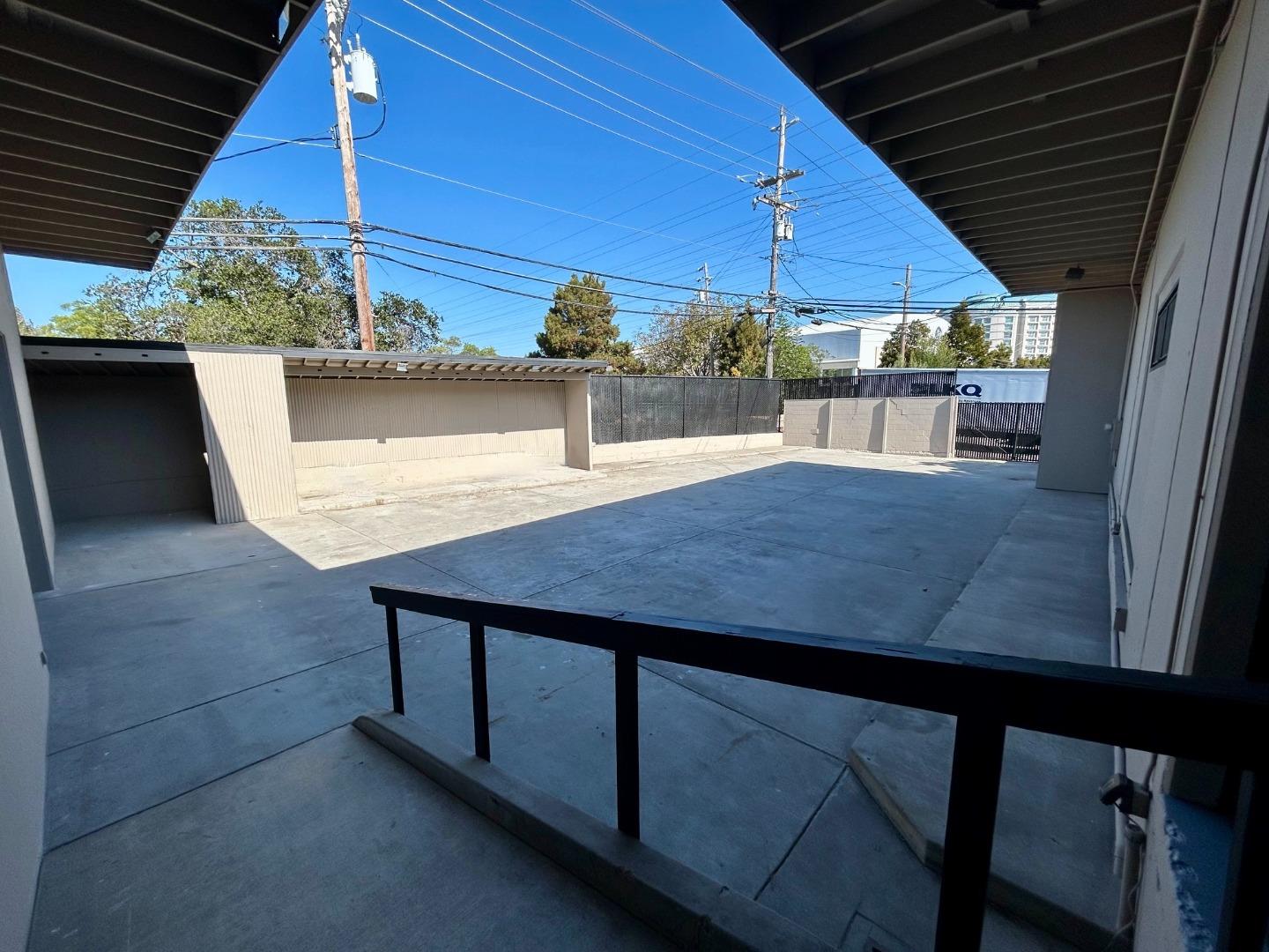 Detail Gallery Image 4 of 18 For 1395 Marsten Rd, Burlingame,  CA 94010 - – Beds | – Baths