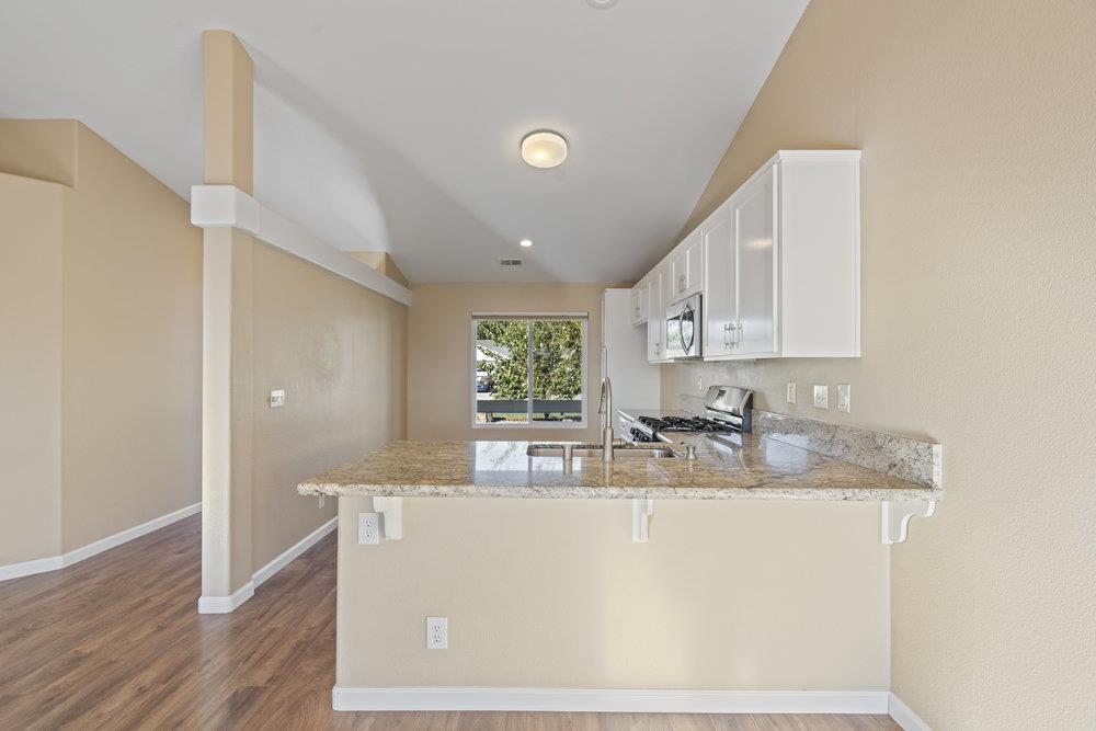 Detail Gallery Image 12 of 39 For 2360 Valley View Rd, Hollister,  CA 95023 - 3 Beds | 2 Baths