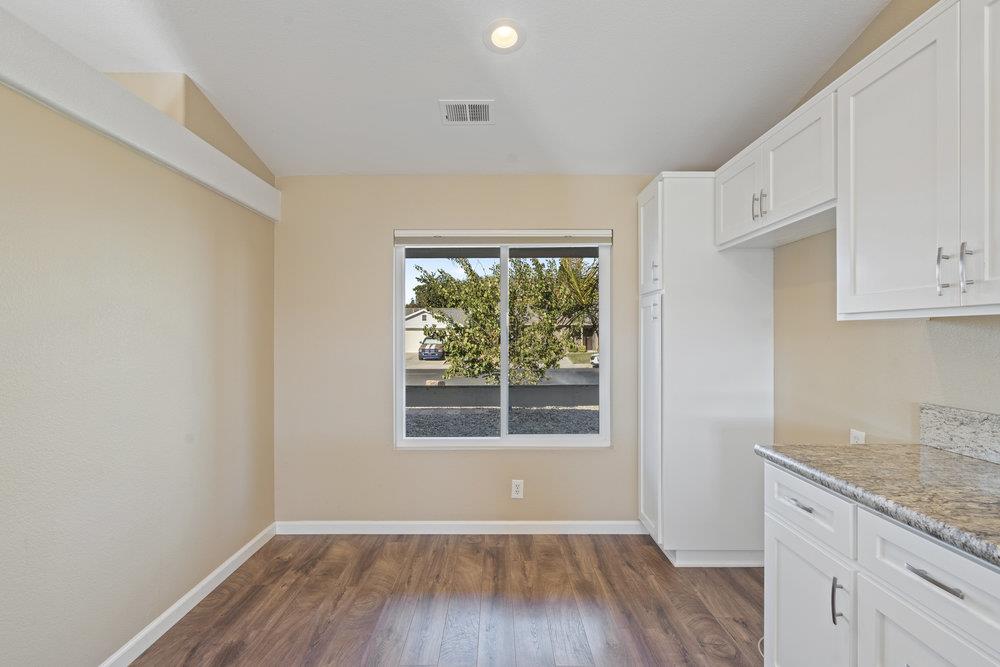 Detail Gallery Image 15 of 39 For 2360 Valley View Rd, Hollister,  CA 95023 - 3 Beds | 2 Baths