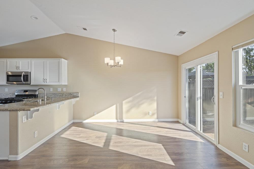 Detail Gallery Image 16 of 39 For 2360 Valley View Rd, Hollister,  CA 95023 - 3 Beds | 2 Baths