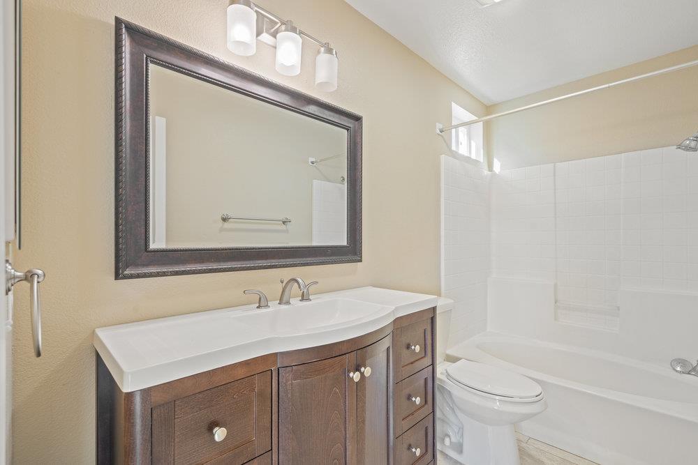 Detail Gallery Image 23 of 39 For 2360 Valley View Rd, Hollister,  CA 95023 - 3 Beds | 2 Baths