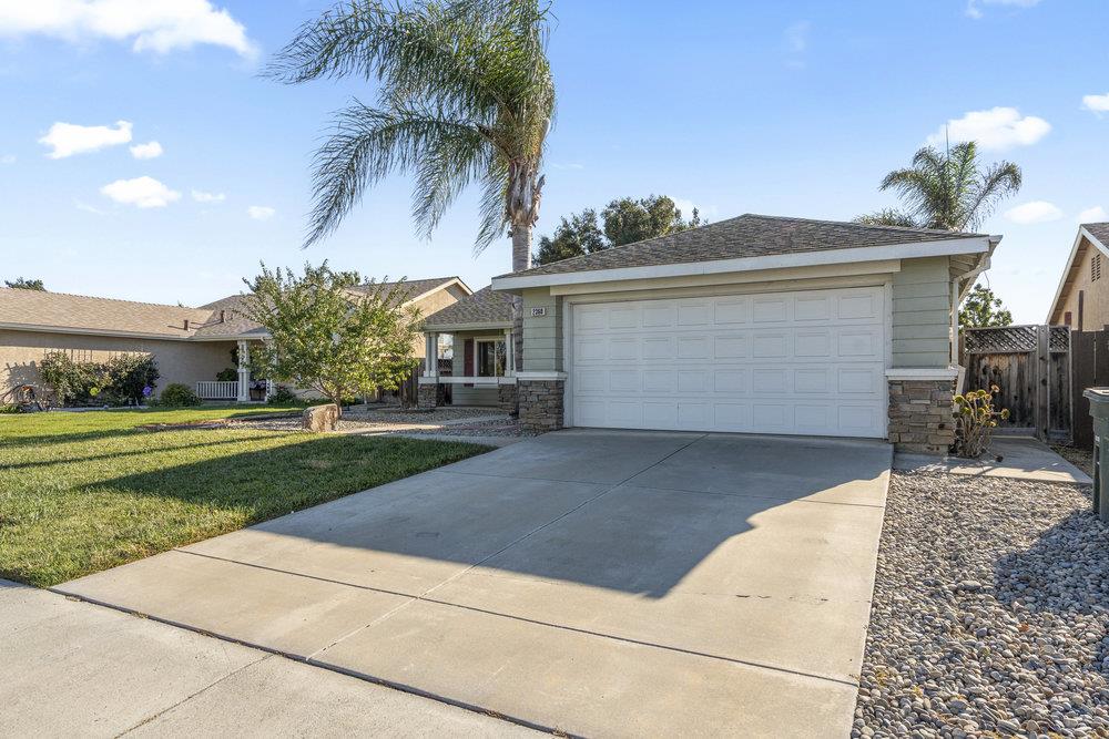 Detail Gallery Image 4 of 39 For 2360 Valley View Rd, Hollister,  CA 95023 - 3 Beds | 2 Baths