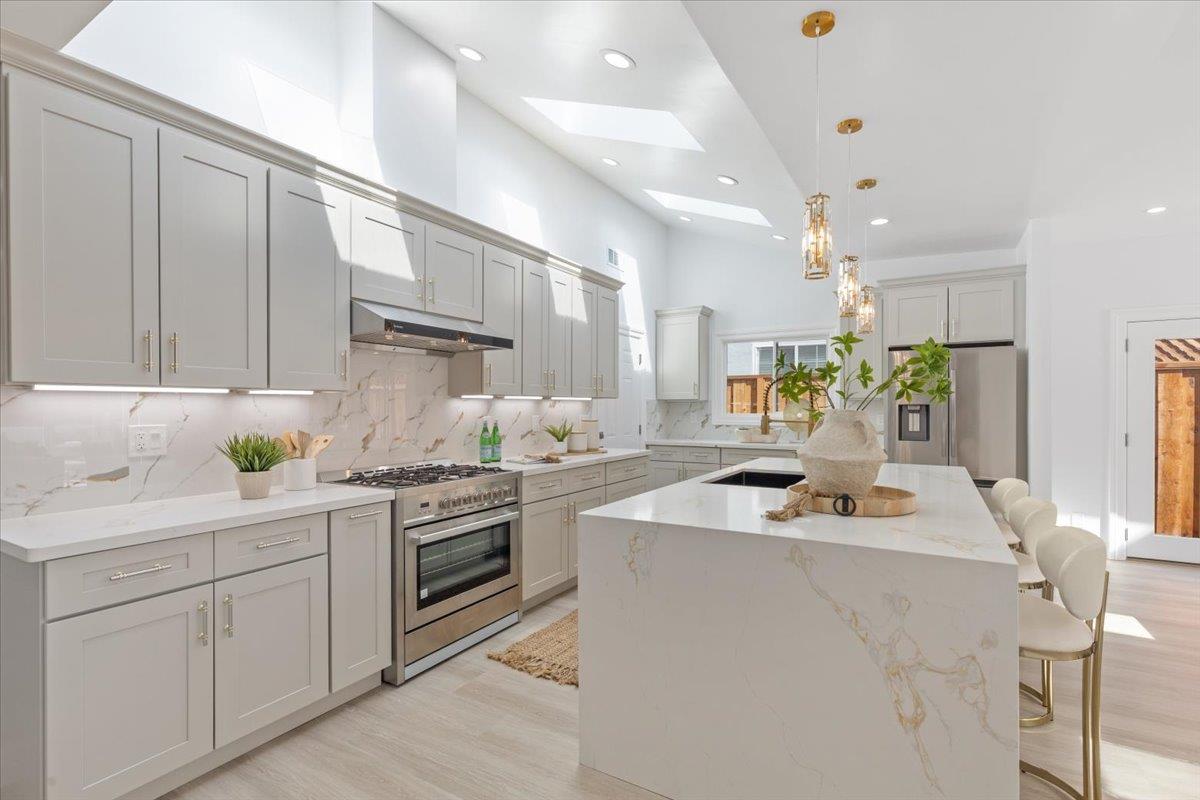 Detail Gallery Image 15 of 50 For 2552 Castleton Dr, San Jose,  CA 95148 - 4 Beds | 3/1 Baths