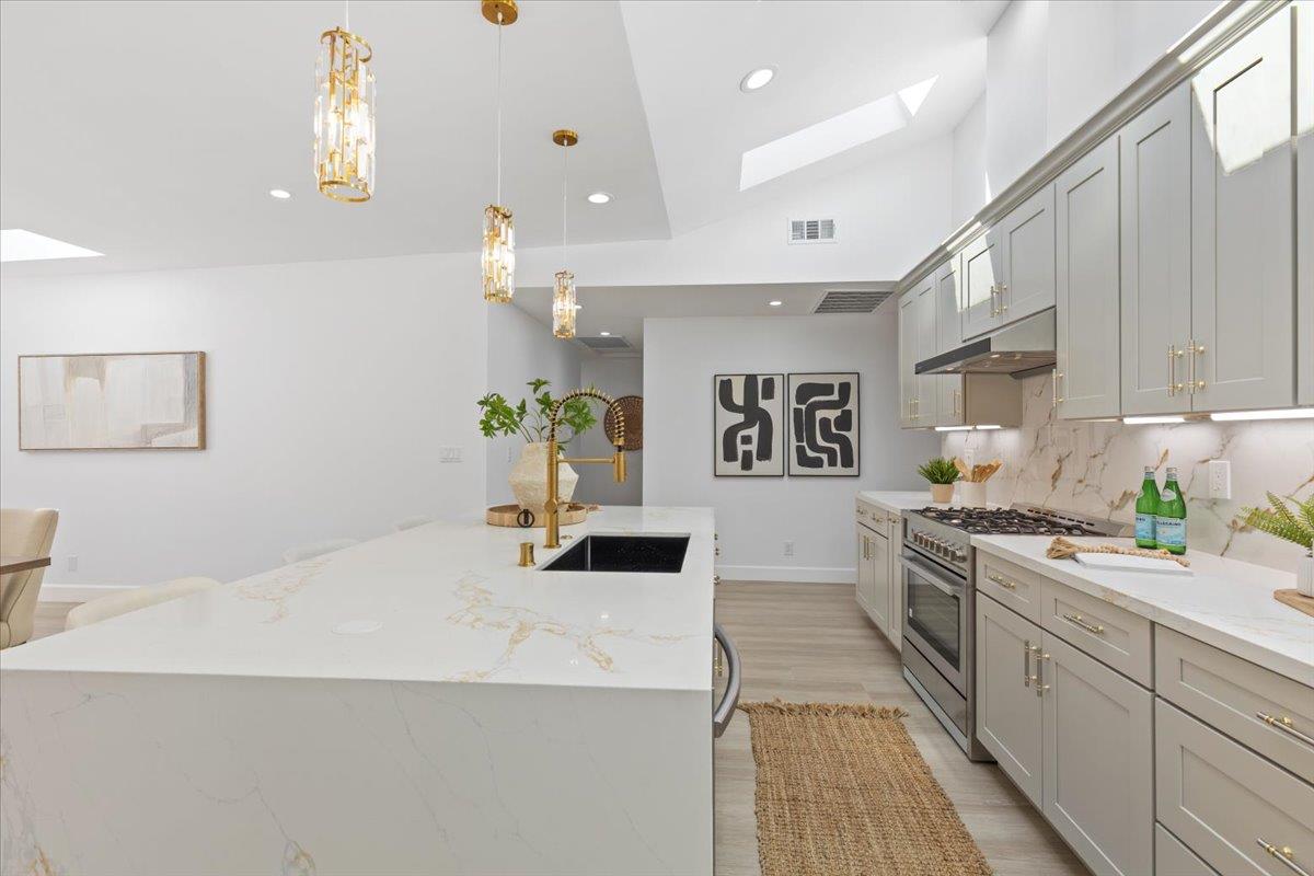 Detail Gallery Image 16 of 50 For 2552 Castleton Dr, San Jose,  CA 95148 - 4 Beds | 3/1 Baths