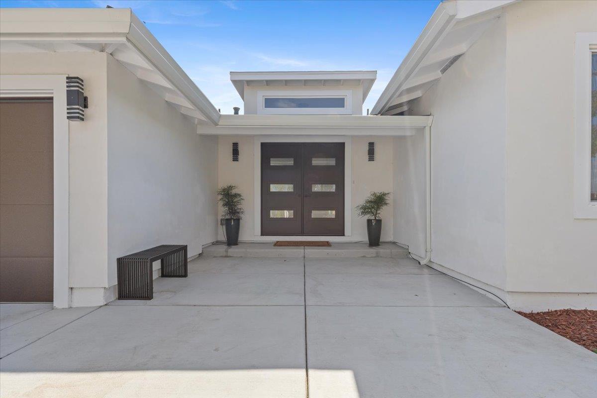 Detail Gallery Image 4 of 50 For 2552 Castleton Dr, San Jose,  CA 95148 - 4 Beds | 3/1 Baths