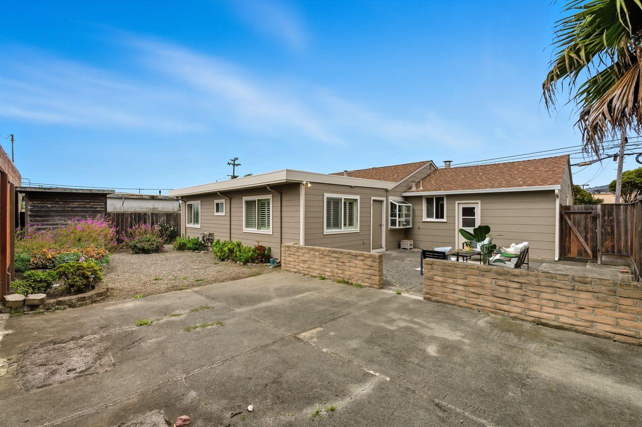 Detail Gallery Image 15 of 15 For 116 Avalon Dr, Pacifica,  CA 94044 - 4 Beds | 2 Baths