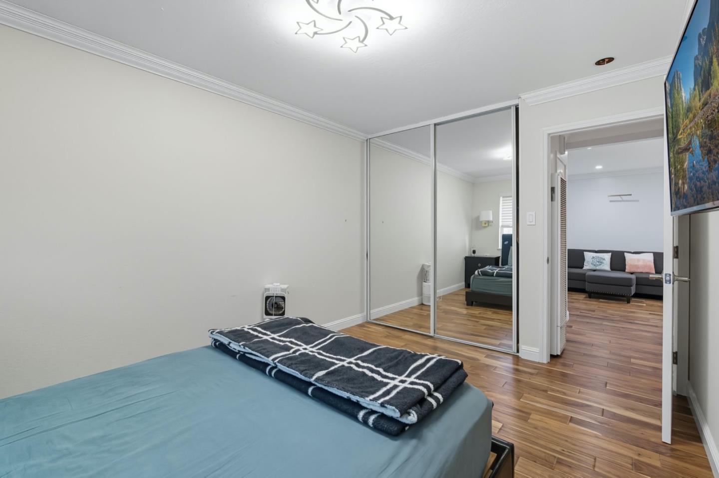 Detail Gallery Image 12 of 15 For 1217 Paloma Ave #3,  Burlingame,  CA 94010 - 2 Beds | 1 Baths