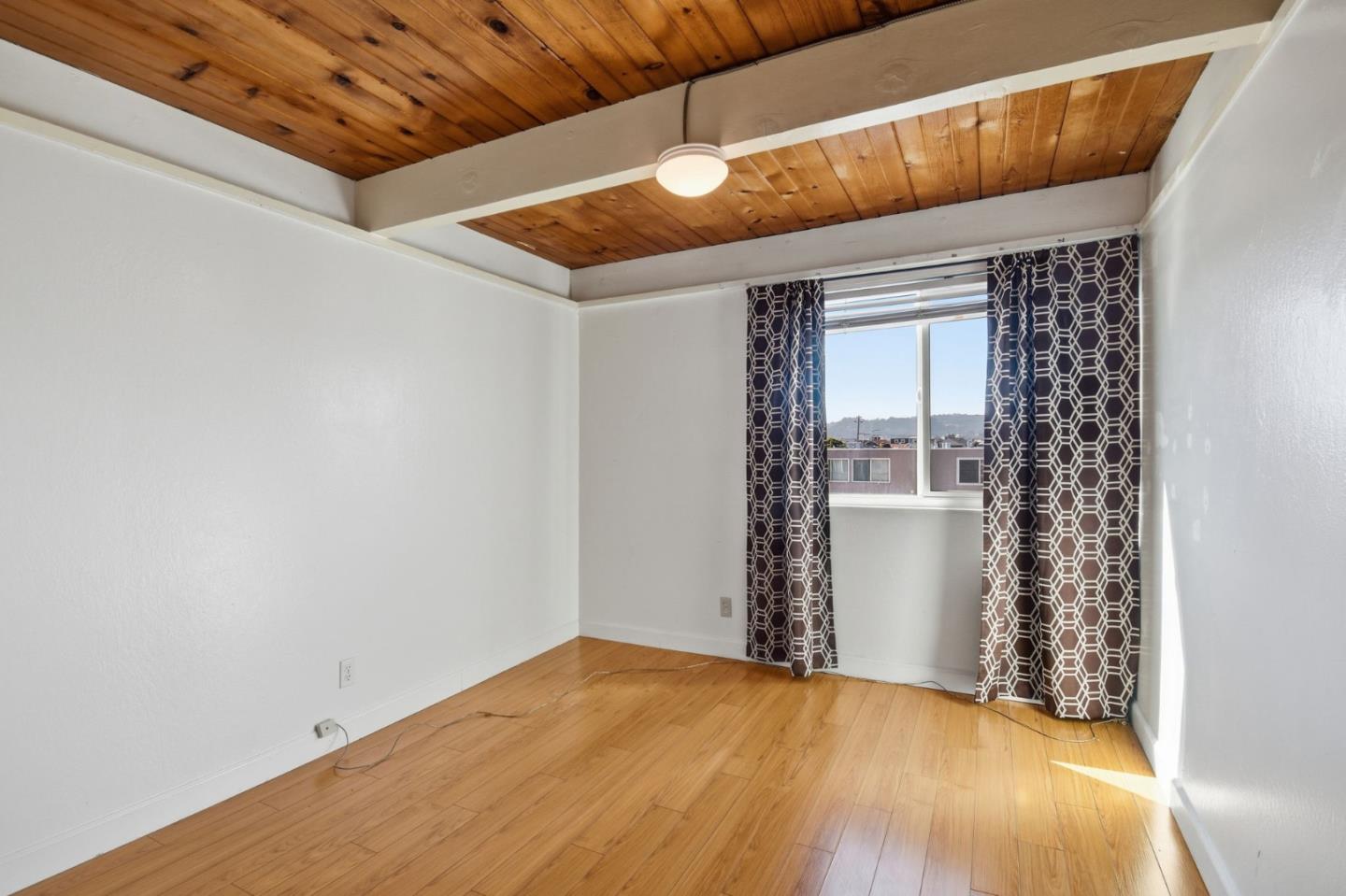 Detail Gallery Image 11 of 31 For 576 Sylvan St #20,  Daly City,  CA 94014 - 2 Beds | 1/1 Baths