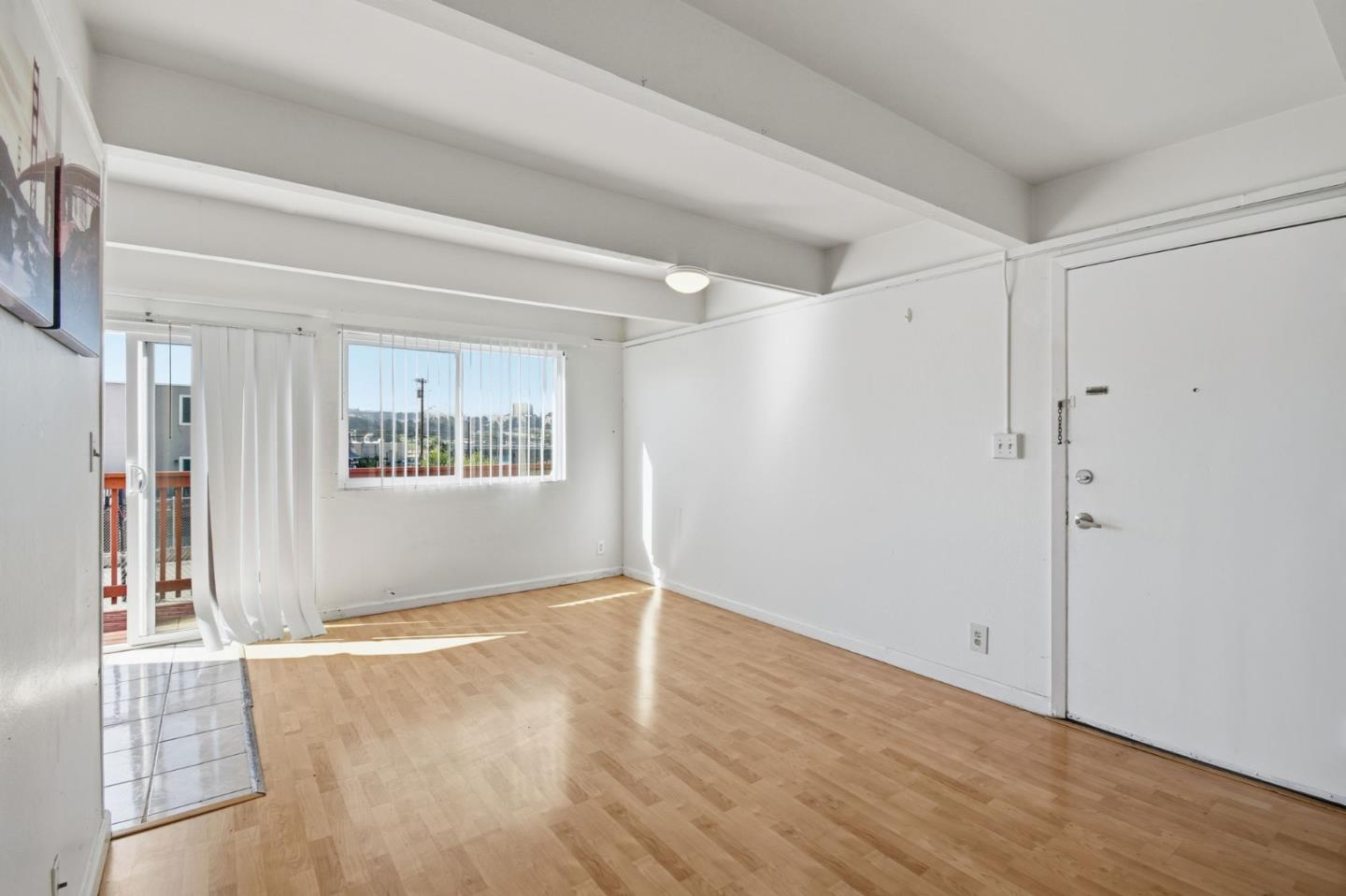 Detail Gallery Image 4 of 31 For 576 Sylvan St #20,  Daly City,  CA 94014 - 2 Beds | 1/1 Baths