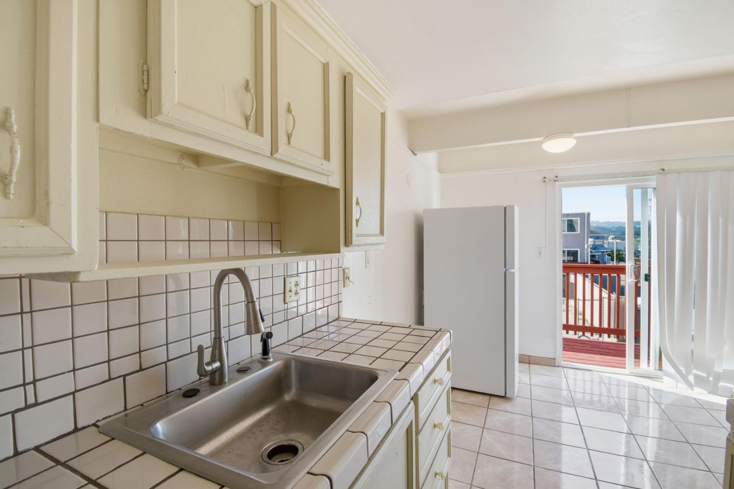 Detail Gallery Image 9 of 31 For 576 Sylvan St #20,  Daly City,  CA 94014 - 2 Beds | 1/1 Baths