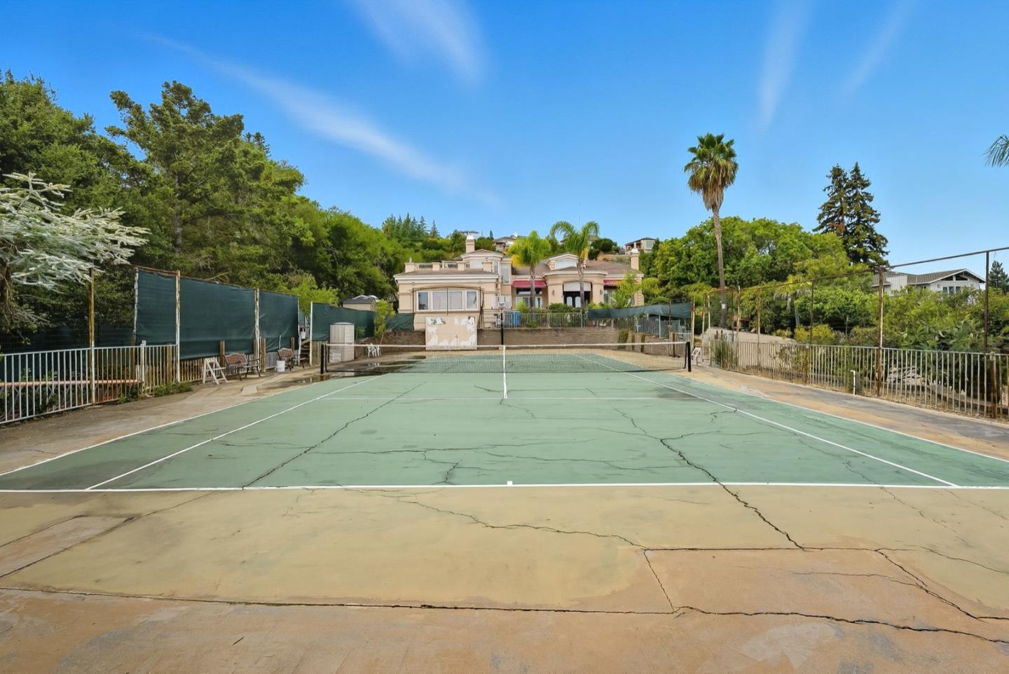 Detail Gallery Image 17 of 25 For Upland Way, Cupertino,  CA 95014 - 6 Beds | 7/2 Baths