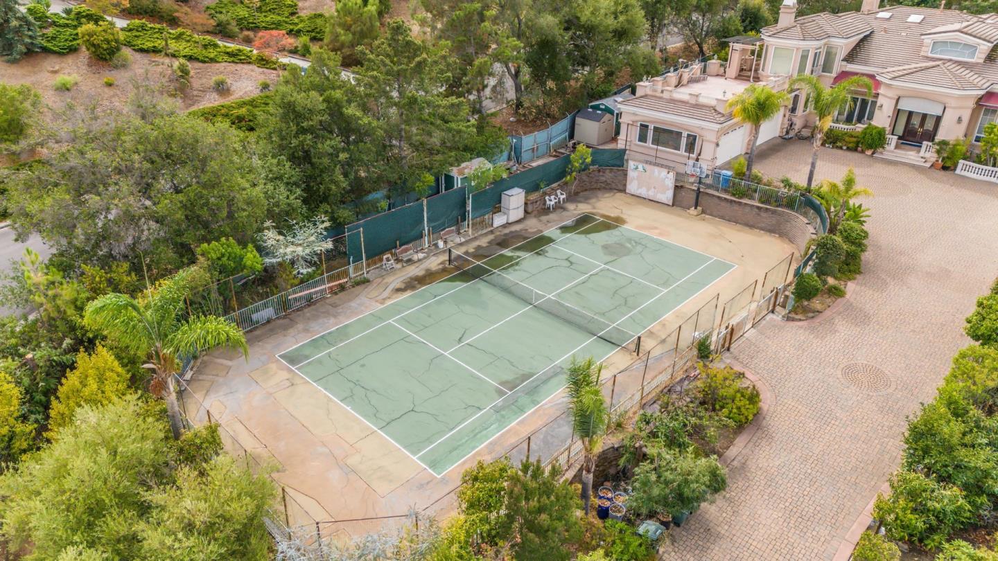 Detail Gallery Image 24 of 25 For Upland Way, Cupertino,  CA 95014 - 6 Beds | 7/2 Baths