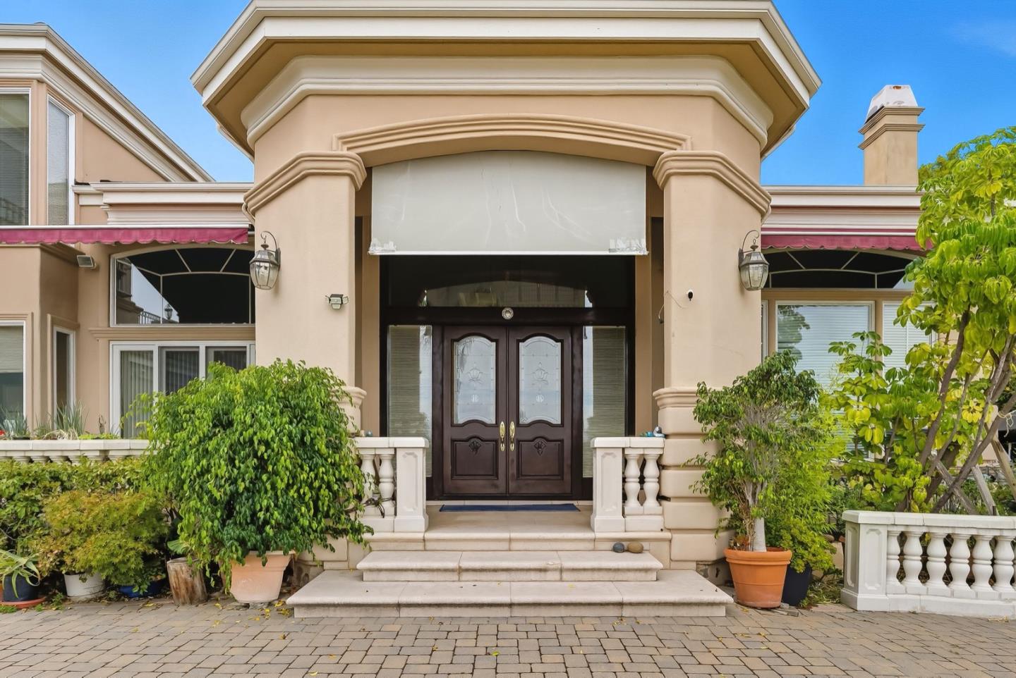 Detail Gallery Image 5 of 25 For Upland Way, Cupertino,  CA 95014 - 6 Beds | 7/2 Baths