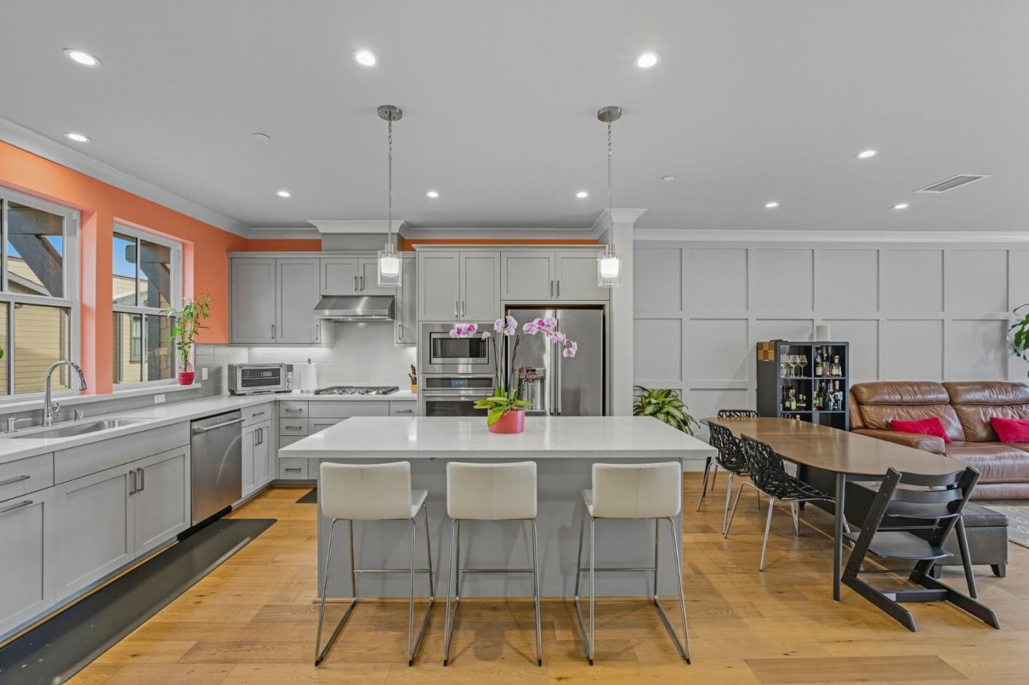 Detail Gallery Image 14 of 37 For 347 N Rengstorff Ave, Mountain View,  CA 94043 - 3 Beds | 3/1 Baths