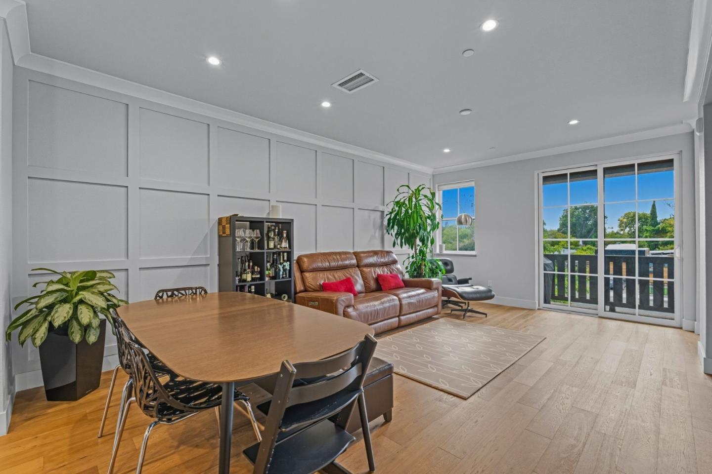 Detail Gallery Image 17 of 37 For 347 N Rengstorff Ave, Mountain View,  CA 94043 - 3 Beds | 3/1 Baths