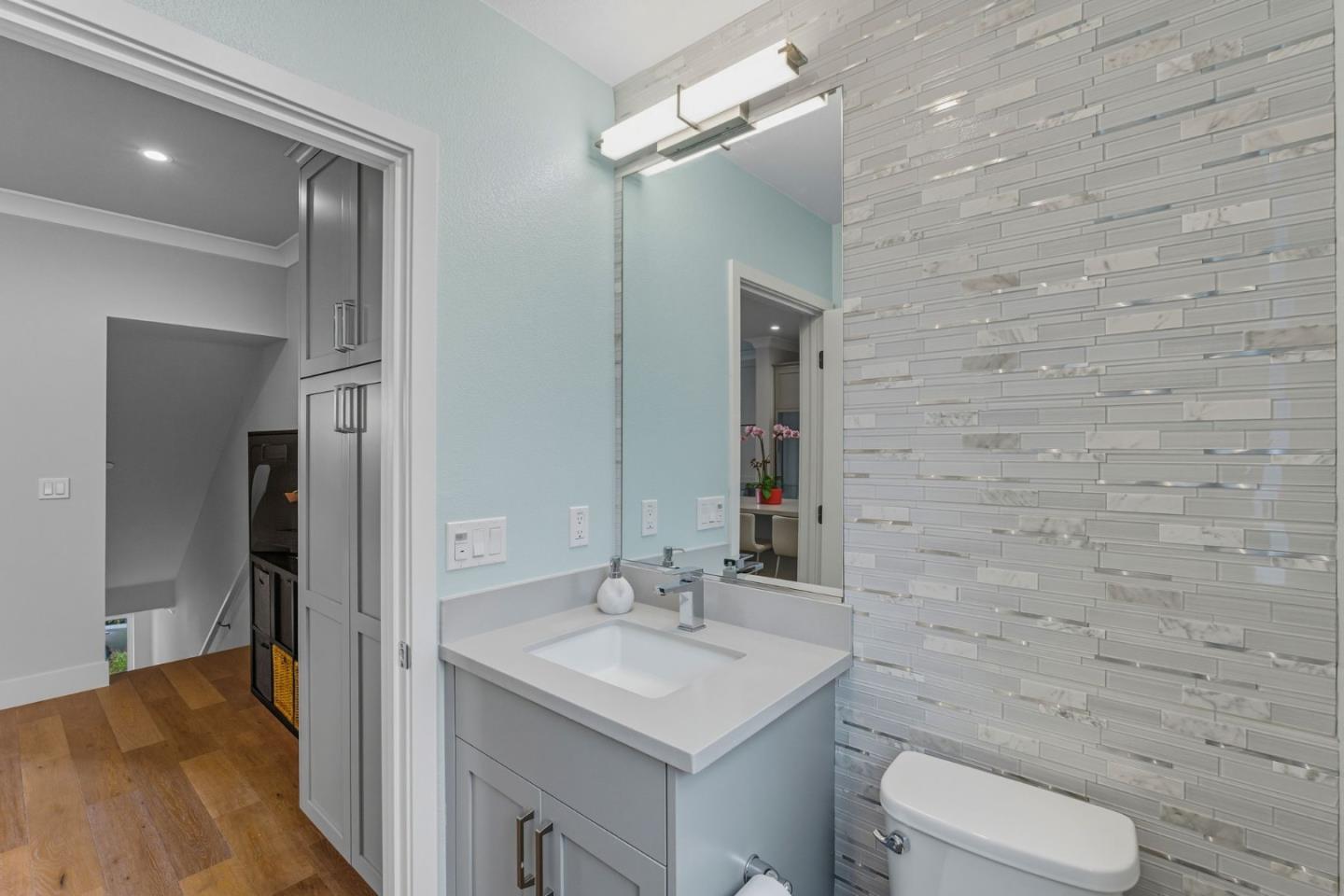 Detail Gallery Image 20 of 37 For 347 N Rengstorff Ave, Mountain View,  CA 94043 - 3 Beds | 3/1 Baths