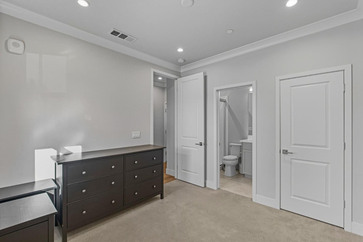 Detail Gallery Image 33 of 37 For 347 N Rengstorff Ave, Mountain View,  CA 94043 - 3 Beds | 3/1 Baths