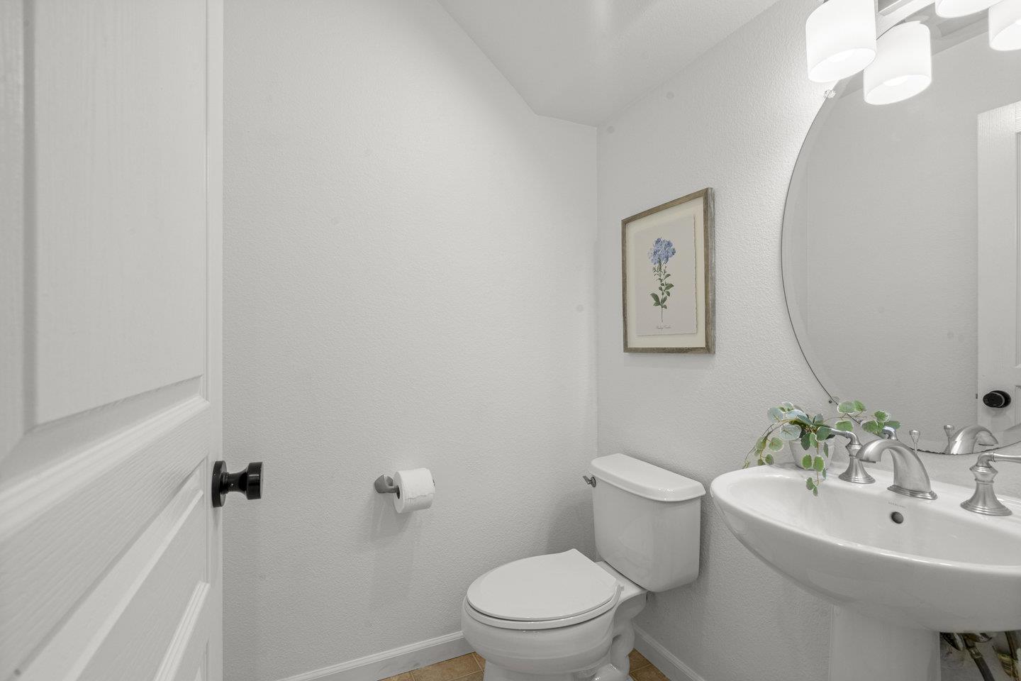 Detail Gallery Image 15 of 41 For 1042 Old Oak Ln, Hayward,  CA 94541 - 4 Beds | 2/1 Baths