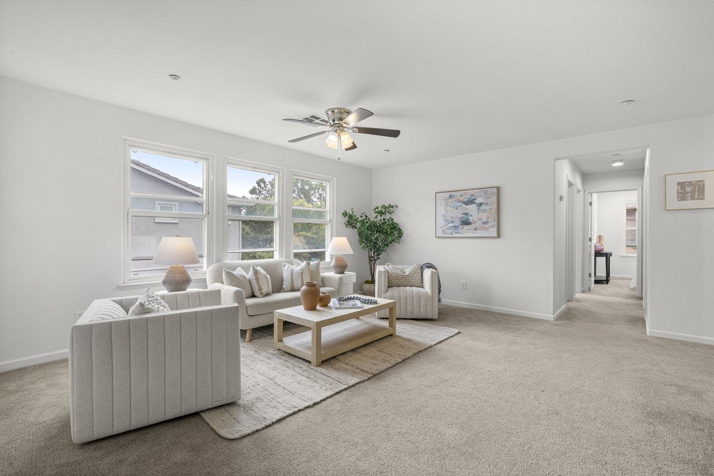 Detail Gallery Image 17 of 41 For 1042 Old Oak Ln, Hayward,  CA 94541 - 4 Beds | 2/1 Baths