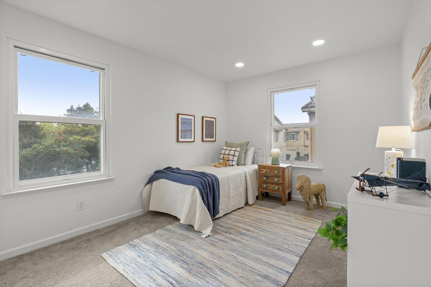 Detail Gallery Image 23 of 41 For 1042 Old Oak Ln, Hayward,  CA 94541 - 4 Beds | 2/1 Baths