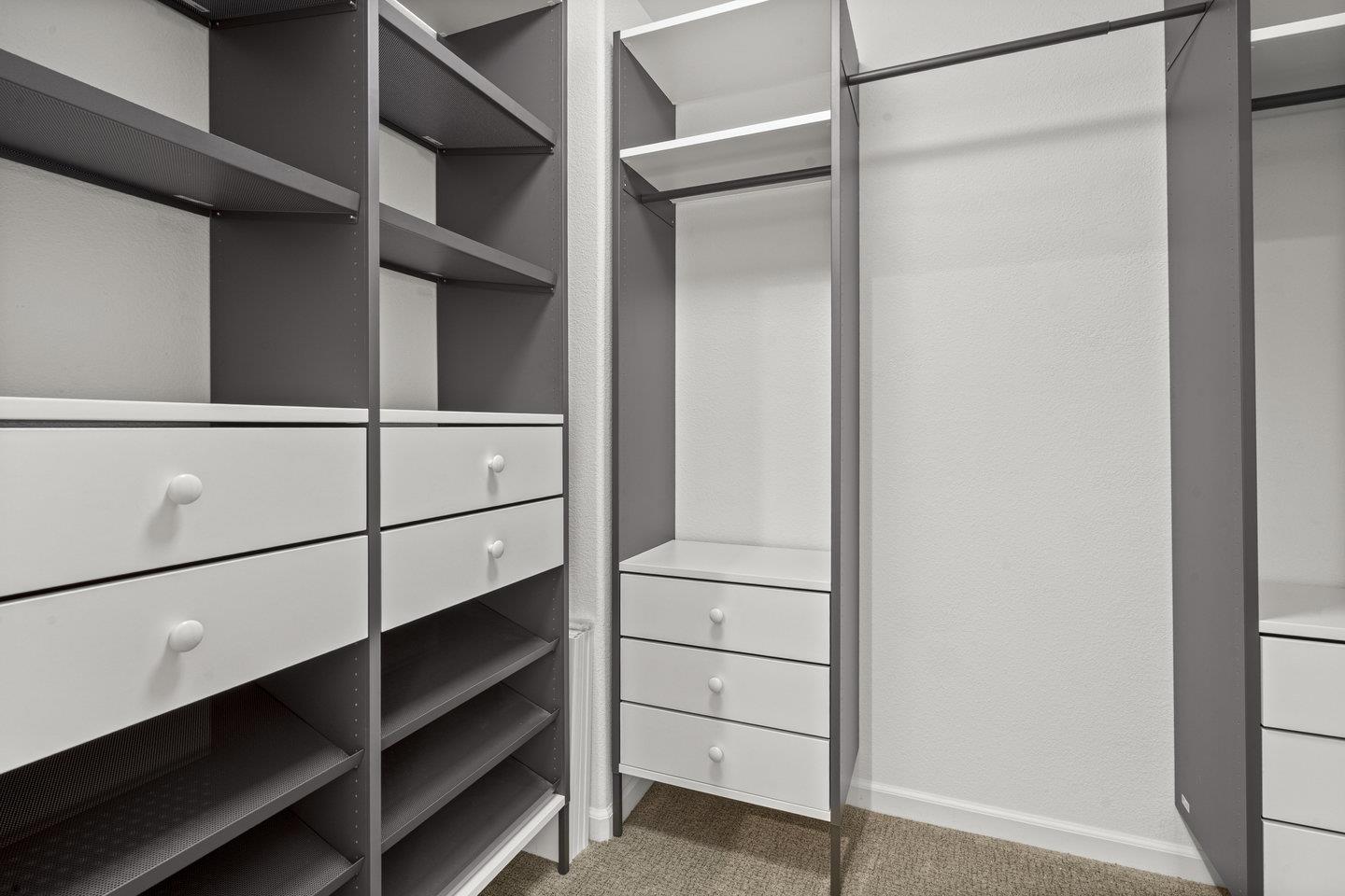 Detail Gallery Image 31 of 41 For 1042 Old Oak Ln, Hayward,  CA 94541 - 4 Beds | 2/1 Baths