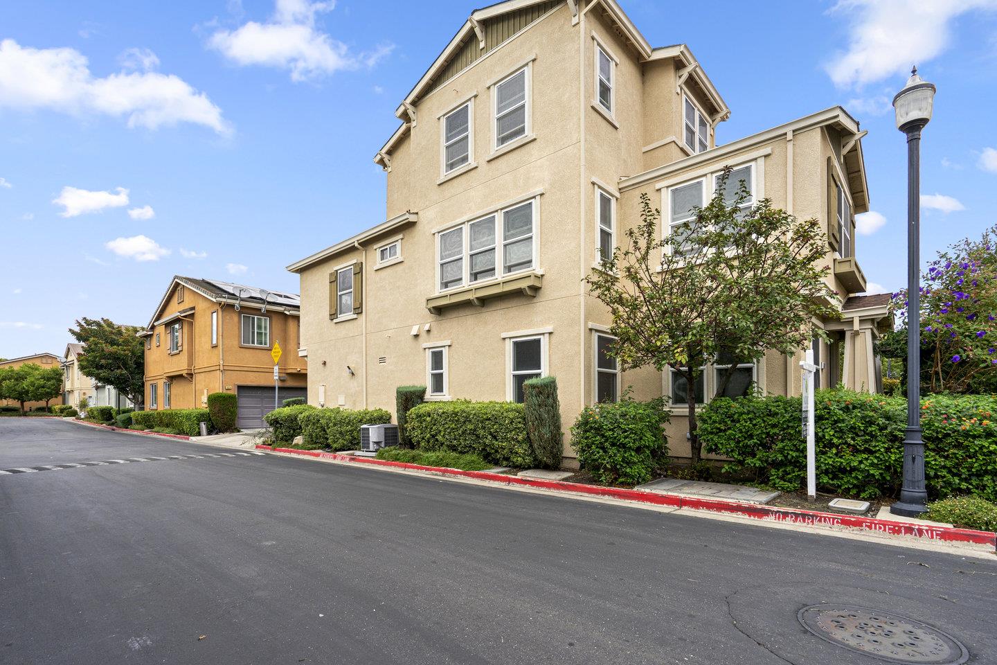 Detail Gallery Image 41 of 41 For 1042 Old Oak Ln, Hayward,  CA 94541 - 4 Beds | 2/1 Baths