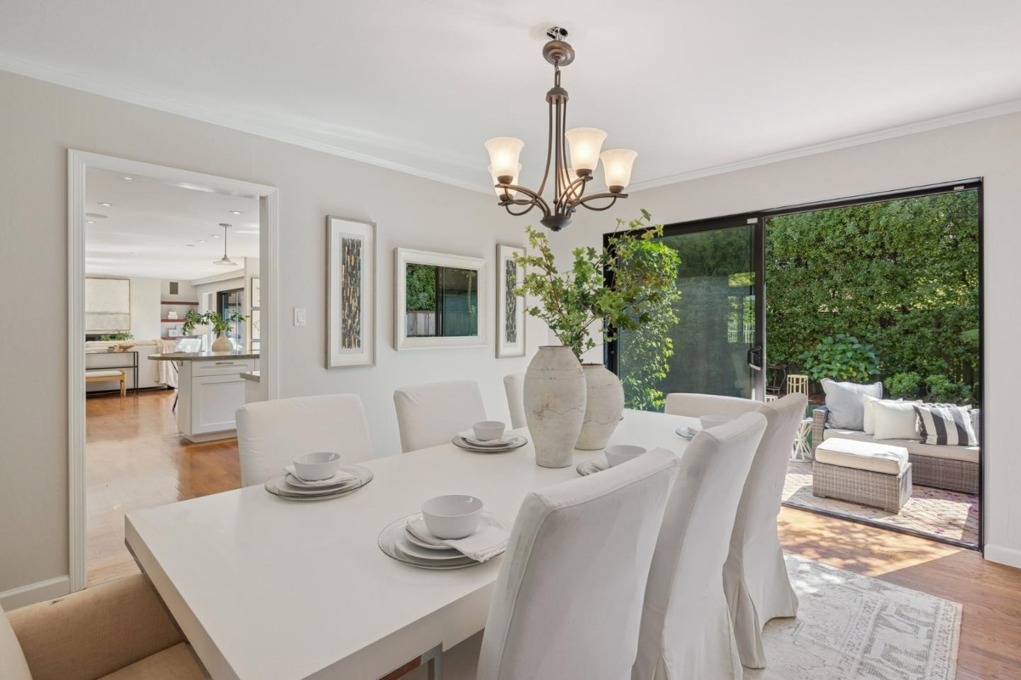 Detail Gallery Image 11 of 58 For 47 El Cerrito Ave, San Mateo,  CA 94402 - 5 Beds | 3/1 Baths