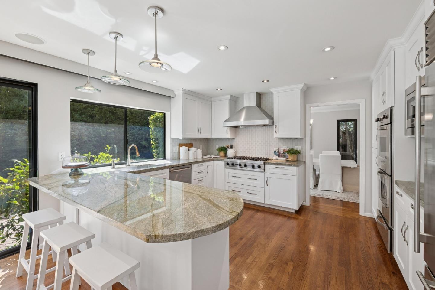 Detail Gallery Image 12 of 58 For 47 El Cerrito Ave, San Mateo,  CA 94402 - 5 Beds | 3/1 Baths