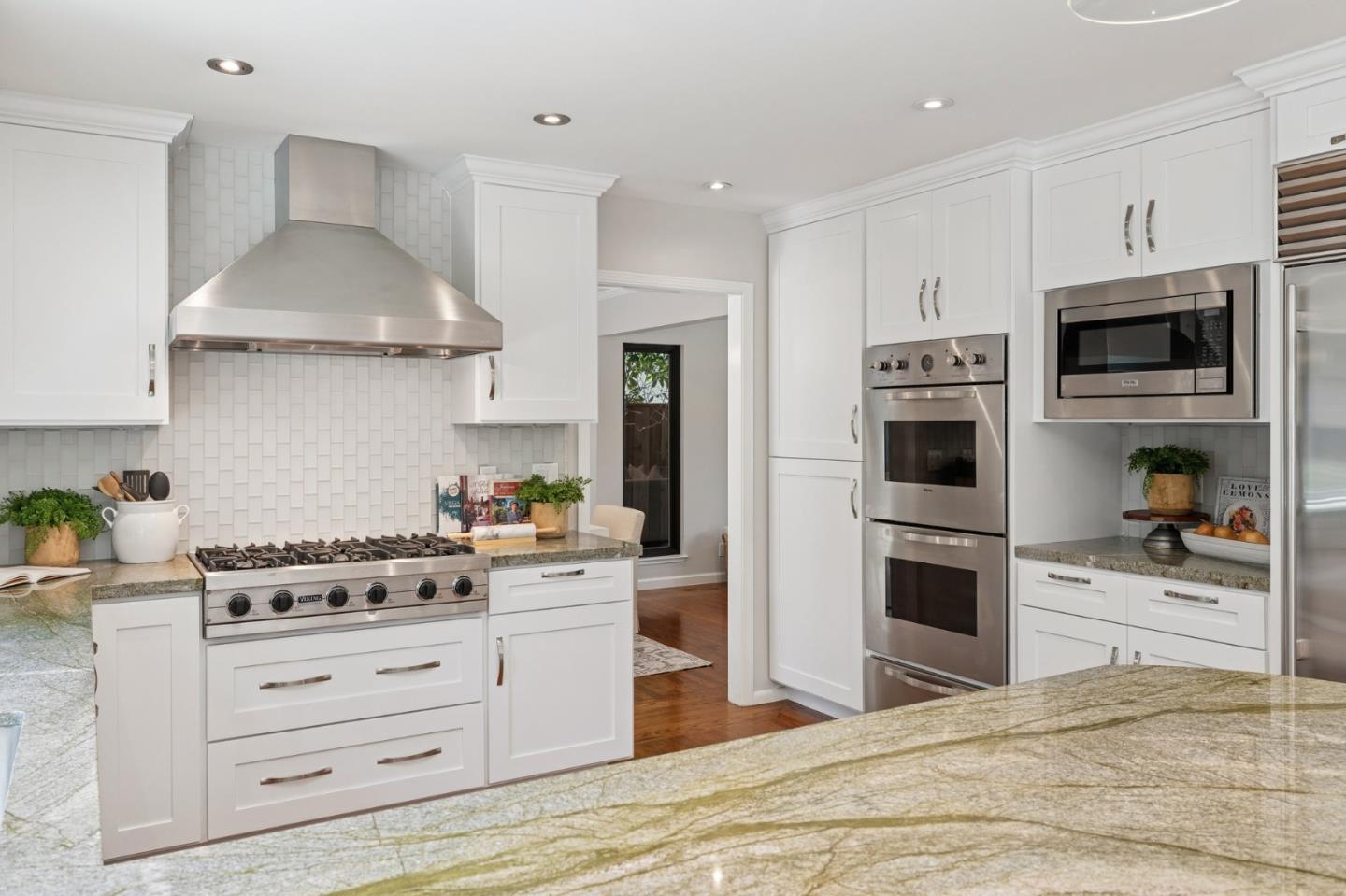 Detail Gallery Image 15 of 58 For 47 El Cerrito Ave, San Mateo,  CA 94402 - 5 Beds | 3/1 Baths