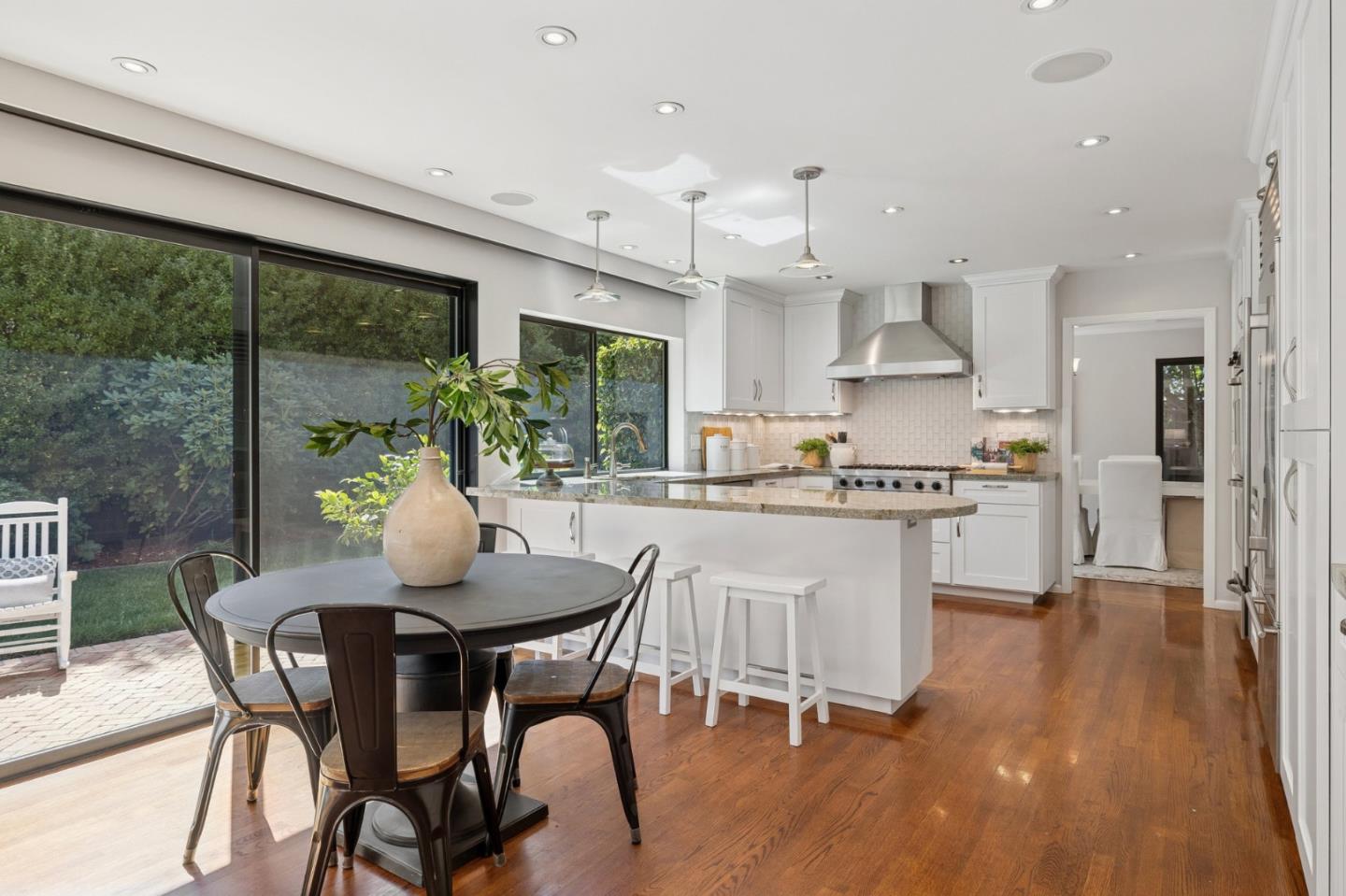 Detail Gallery Image 17 of 58 For 47 El Cerrito Ave, San Mateo,  CA 94402 - 5 Beds | 3/1 Baths