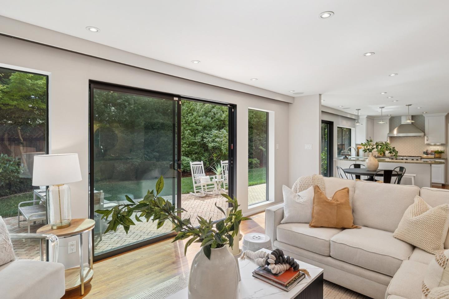 Detail Gallery Image 22 of 58 For 47 El Cerrito Ave, San Mateo,  CA 94402 - 5 Beds | 3/1 Baths