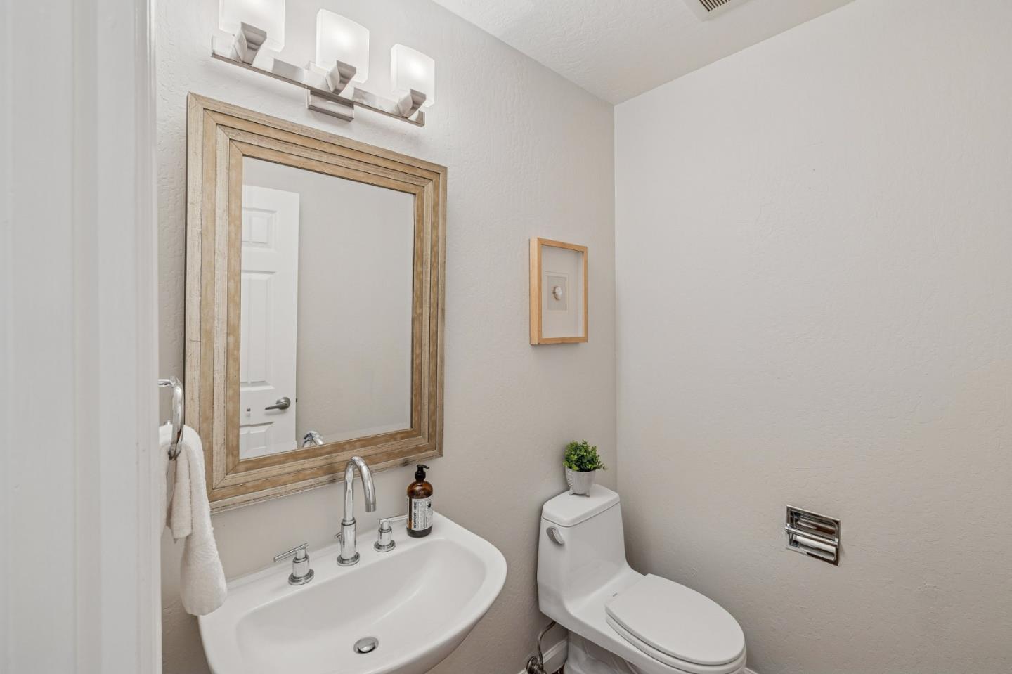 Detail Gallery Image 27 of 58 For 47 El Cerrito Ave, San Mateo,  CA 94402 - 5 Beds | 3/1 Baths