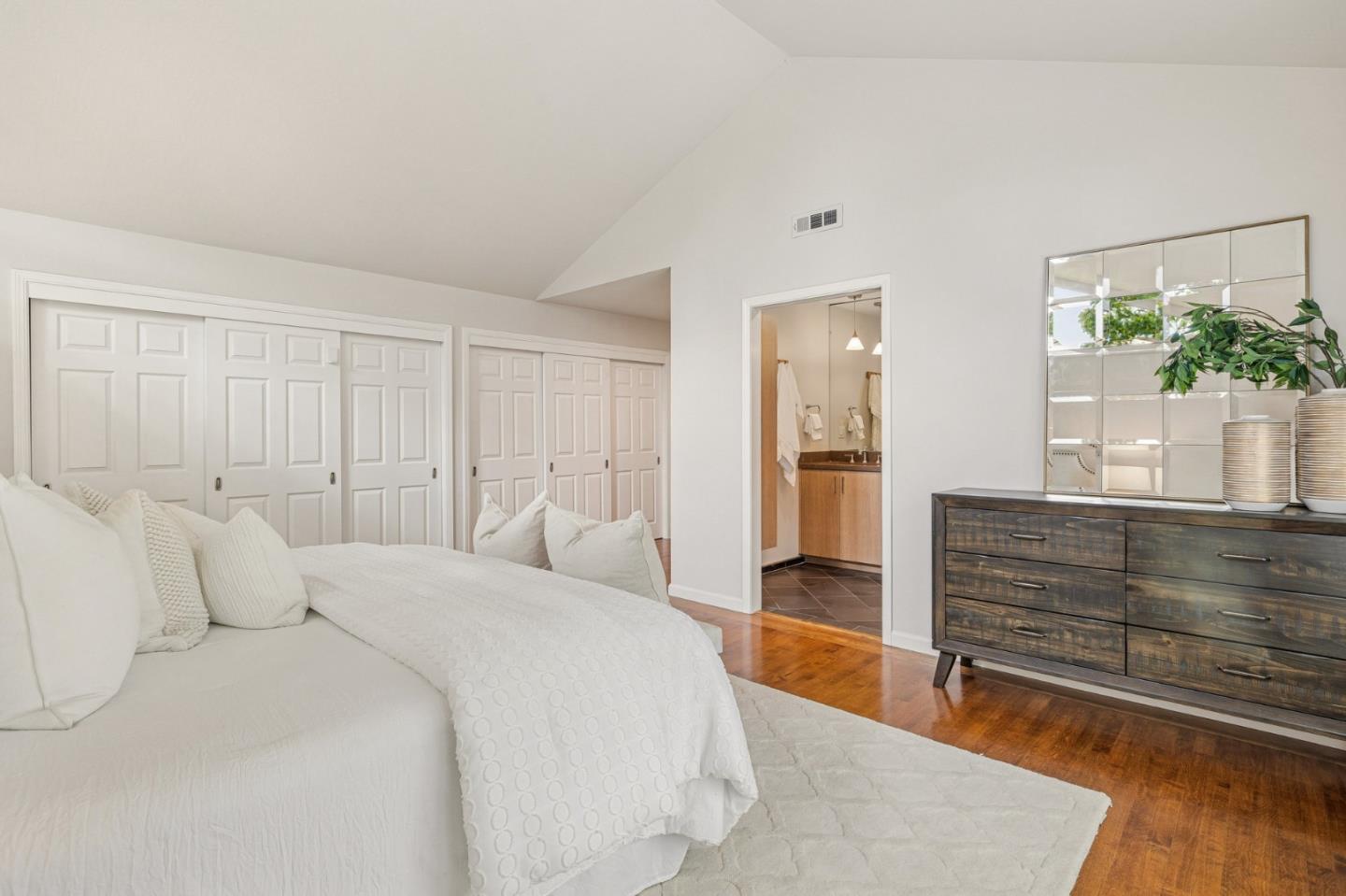 Detail Gallery Image 33 of 58 For 47 El Cerrito Ave, San Mateo,  CA 94402 - 5 Beds | 3/1 Baths