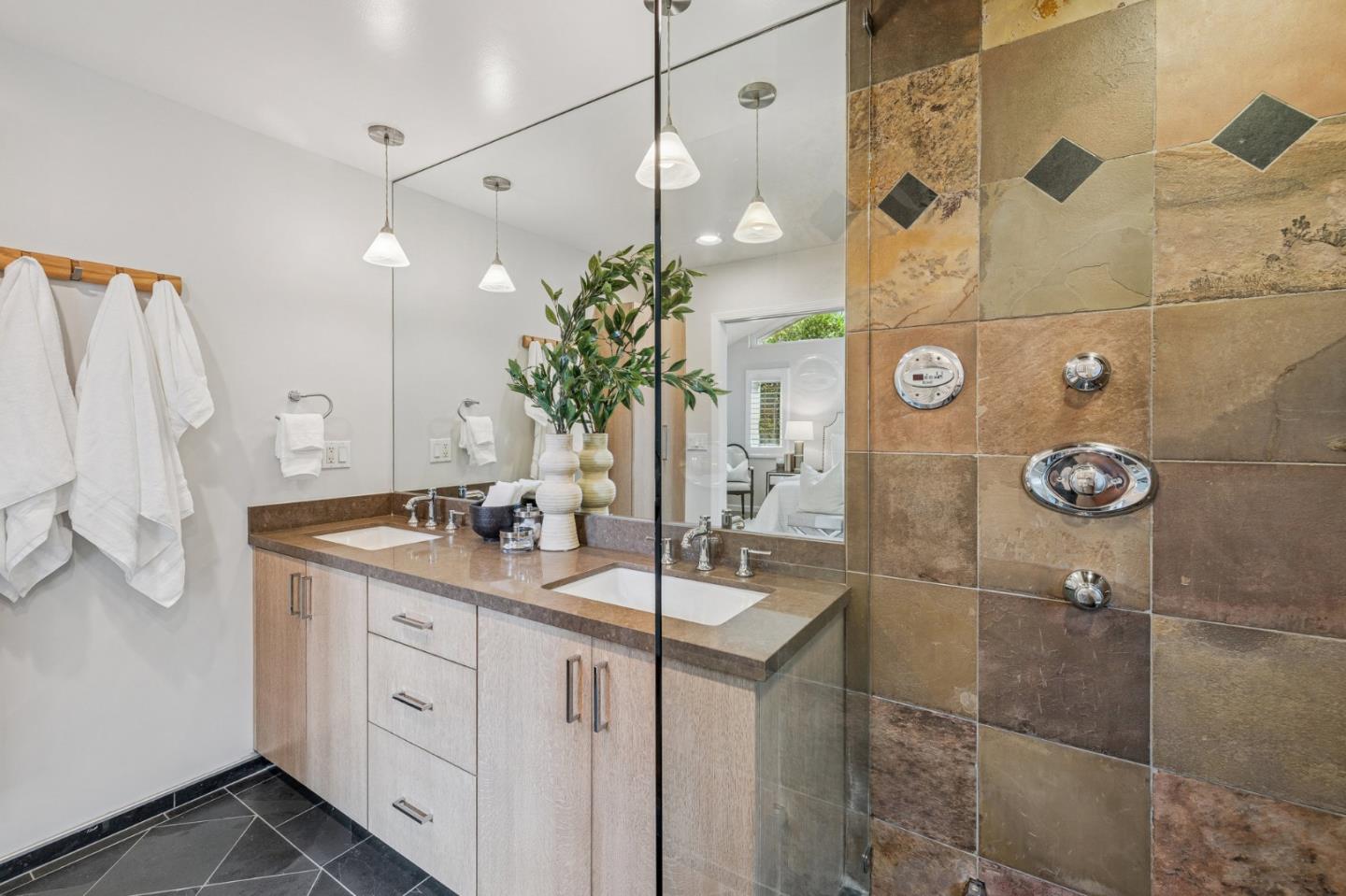 Detail Gallery Image 36 of 58 For 47 El Cerrito Ave, San Mateo,  CA 94402 - 5 Beds | 3/1 Baths