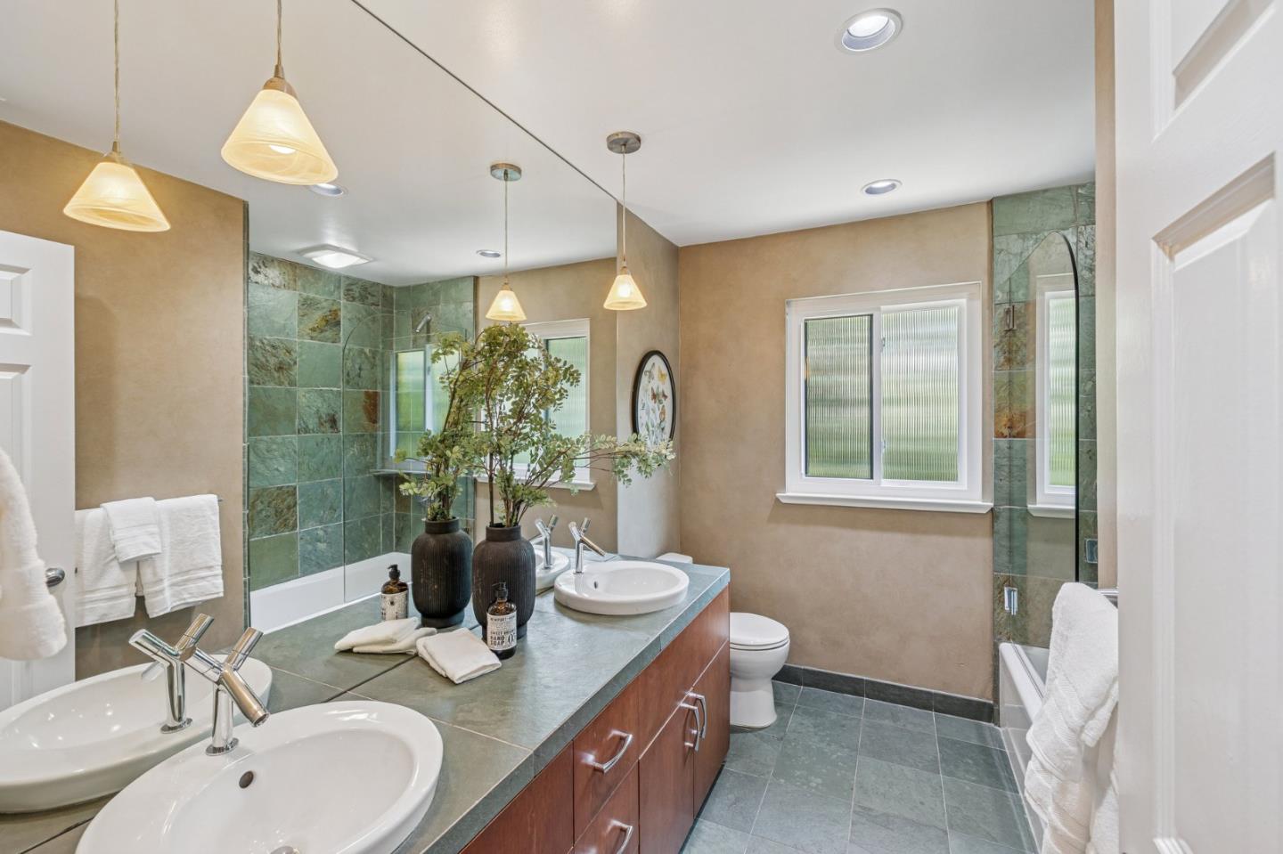Detail Gallery Image 41 of 58 For 47 El Cerrito Ave, San Mateo,  CA 94402 - 5 Beds | 3/1 Baths