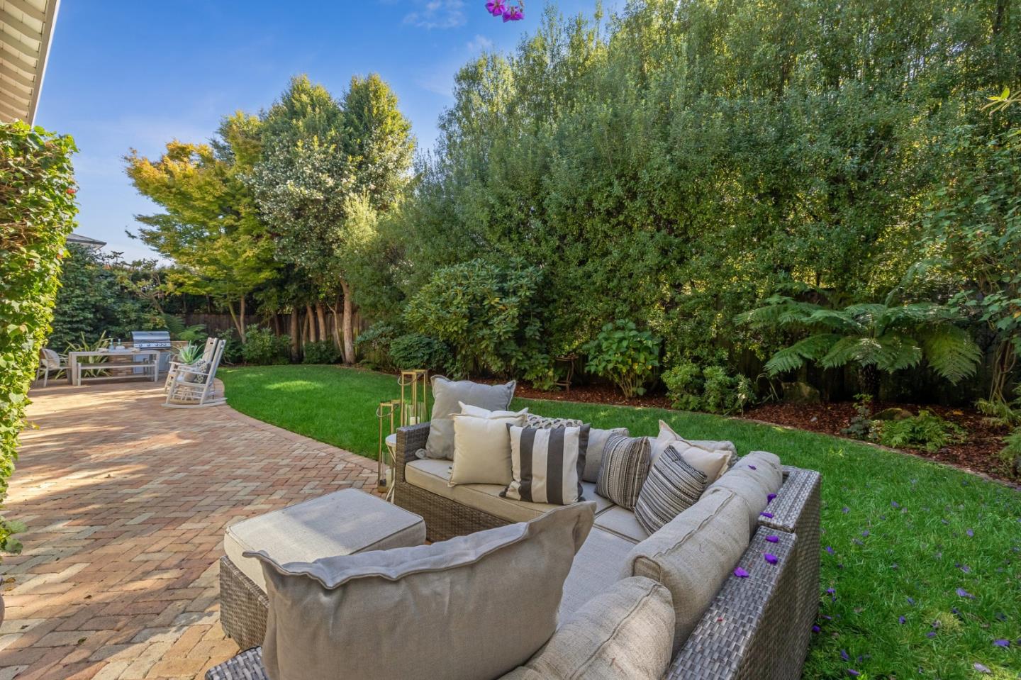 Detail Gallery Image 47 of 58 For 47 El Cerrito Ave, San Mateo,  CA 94402 - 5 Beds | 3/1 Baths