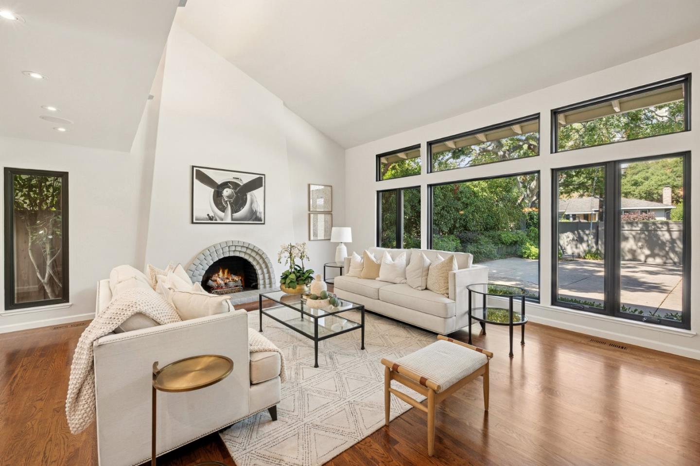 Detail Gallery Image 5 of 58 For 47 El Cerrito Ave, San Mateo,  CA 94402 - 5 Beds | 3/1 Baths