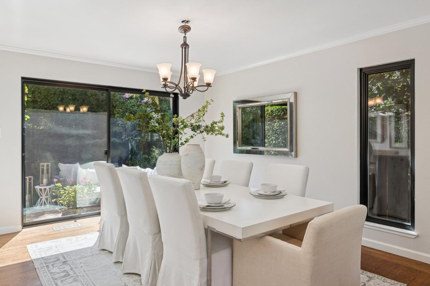 Detail Gallery Image 9 of 58 For 47 El Cerrito Ave, San Mateo,  CA 94402 - 5 Beds | 3/1 Baths