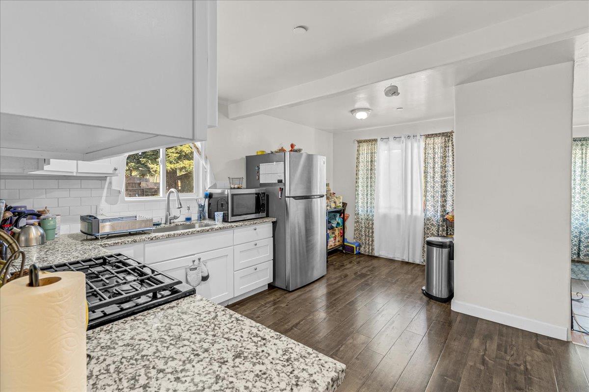 Detail Gallery Image 10 of 40 For 18810 Moro Rd, Salinas,  CA 93907 - 3 Beds | 2 Baths