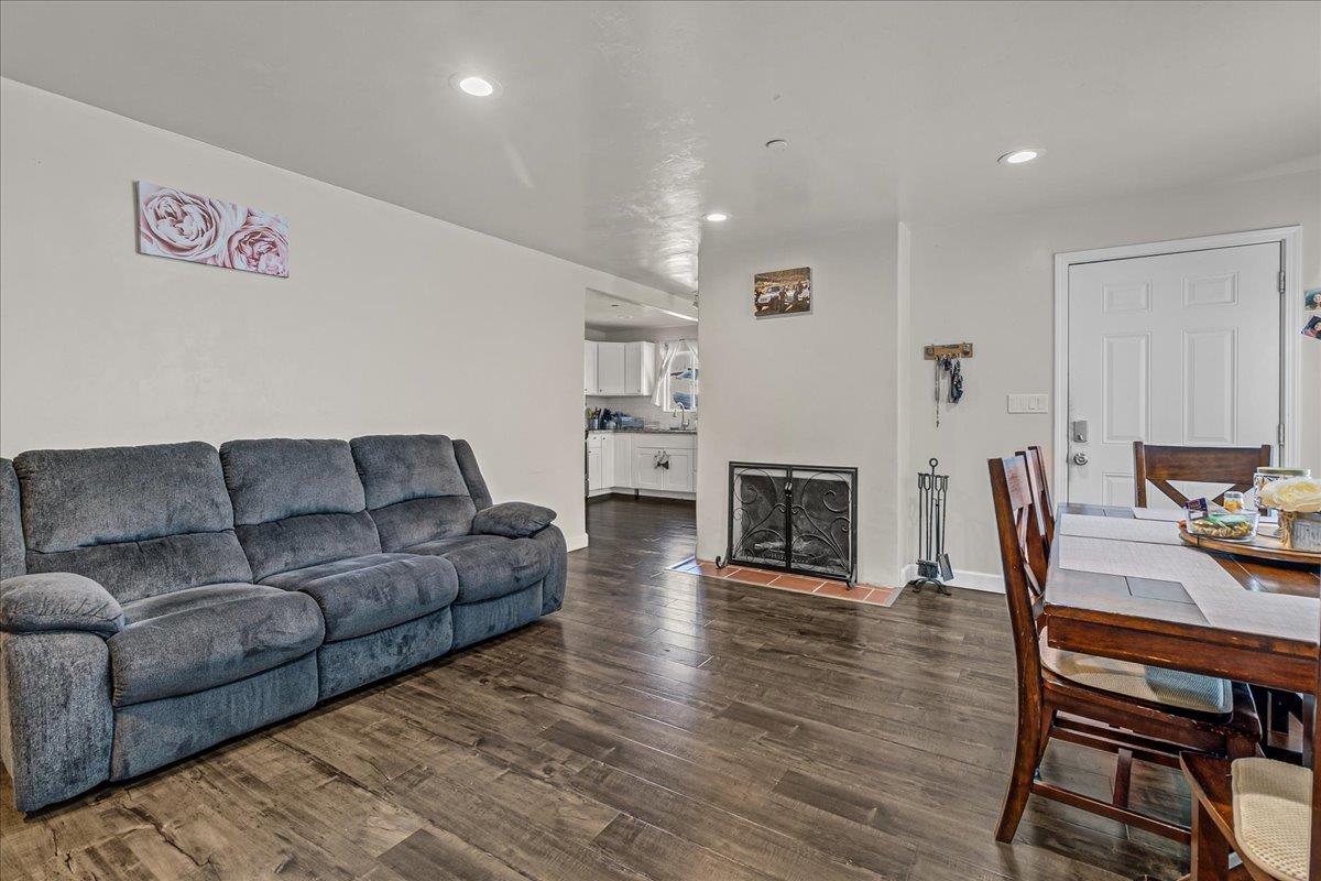 Detail Gallery Image 6 of 40 For 18810 Moro Rd, Salinas,  CA 93907 - 3 Beds | 2 Baths