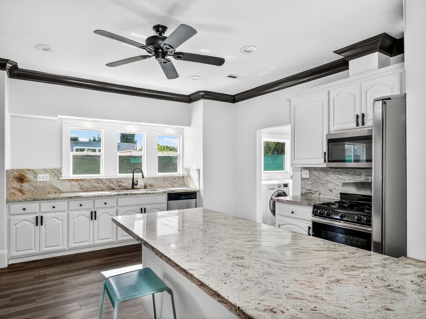 Detail Gallery Image 7 of 62 For 421 N 13th St, San Jose,  CA 95112 - – Beds | – Baths