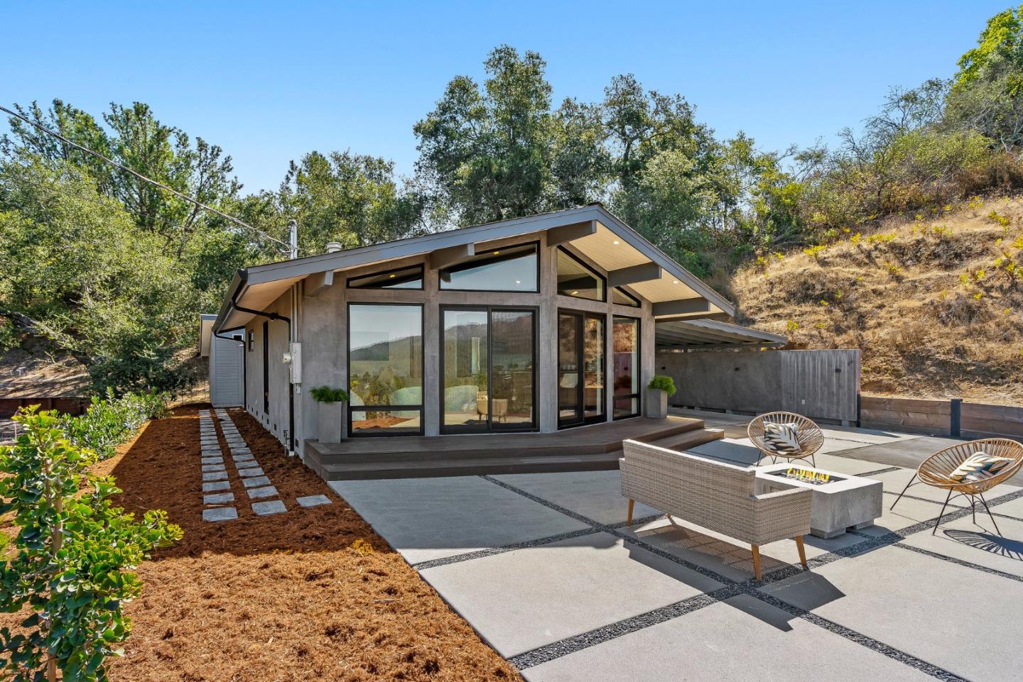 Detail Gallery Image 3 of 44 For 407 Webster Dr, Ben Lomond,  CA 95005 - 2 Beds | 1 Baths