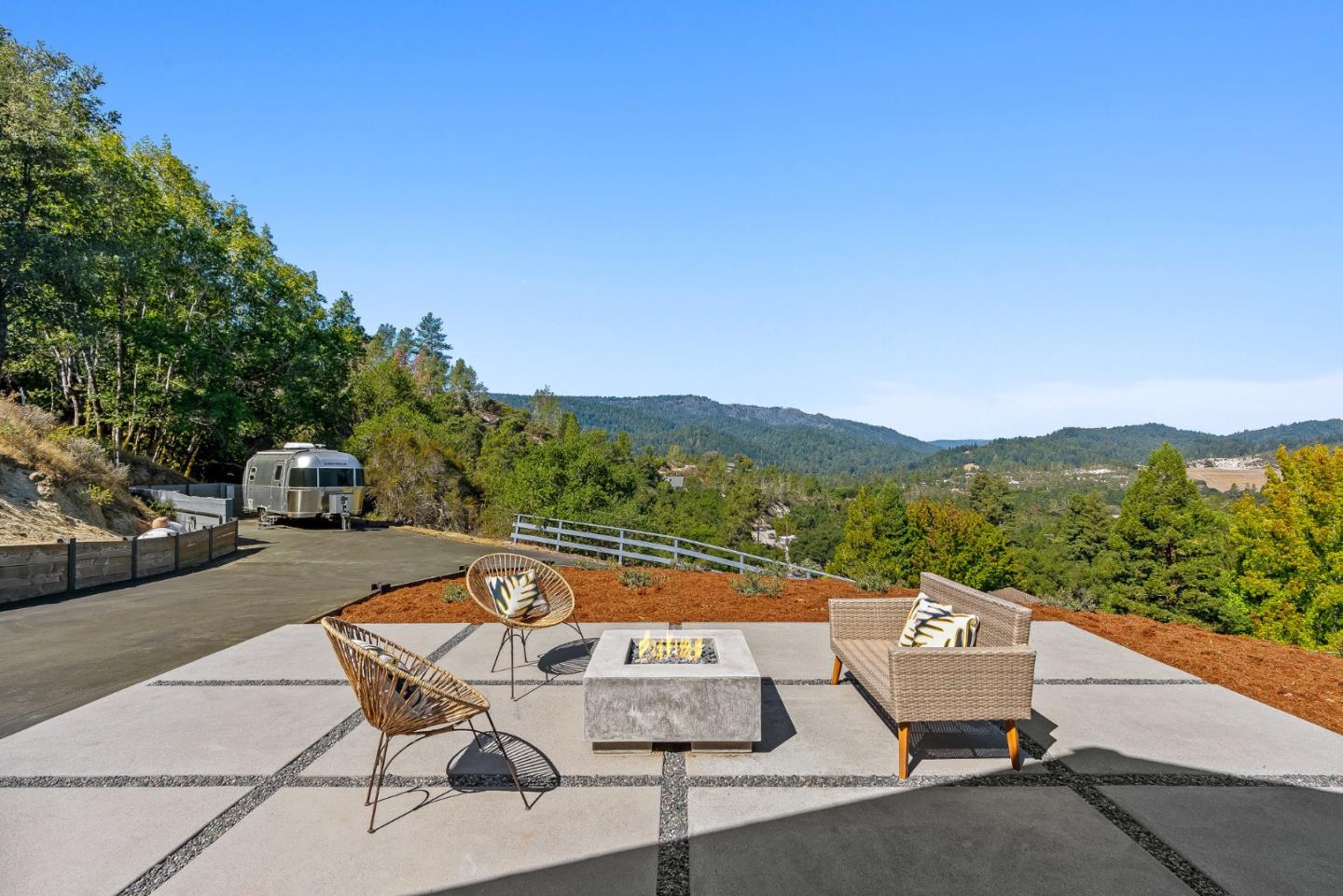 Detail Gallery Image 8 of 44 For 407 Webster Dr, Ben Lomond,  CA 95005 - 2 Beds | 1 Baths