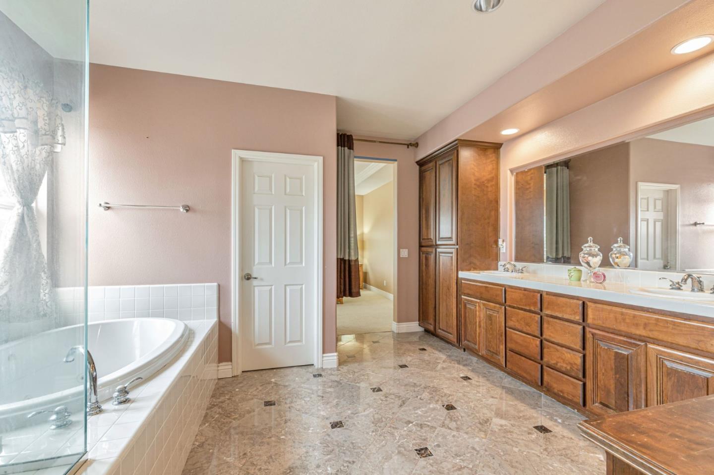 Detail Gallery Image 52 of 74 For 9632 Cherrywood Ct, Gilroy,  CA 95020 - 4 Beds | 3/1 Baths